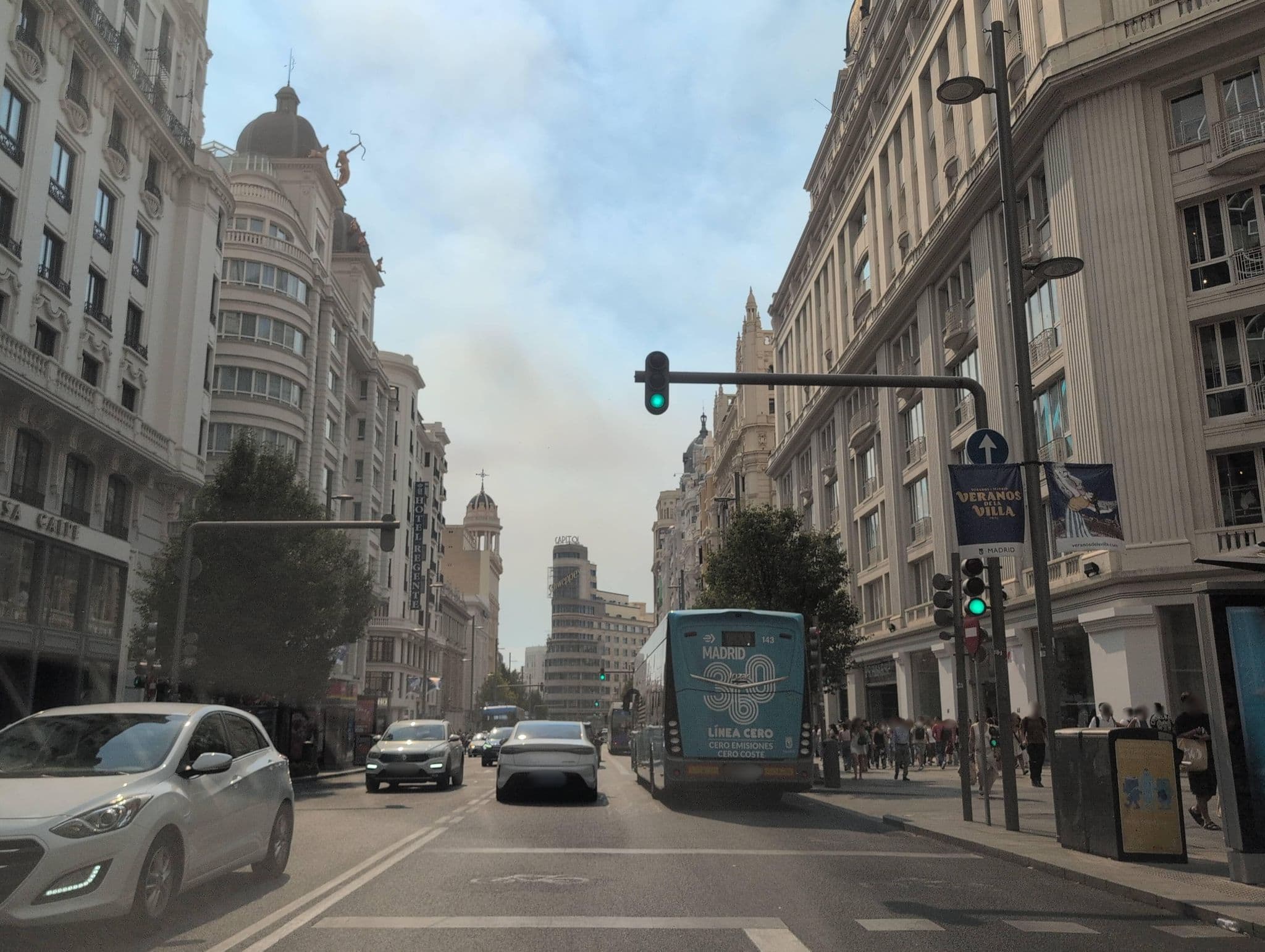 Street view near Hostal Las Flores, Madrid Centro — © Albergarri788 (CC BY-SA · Mapillary)