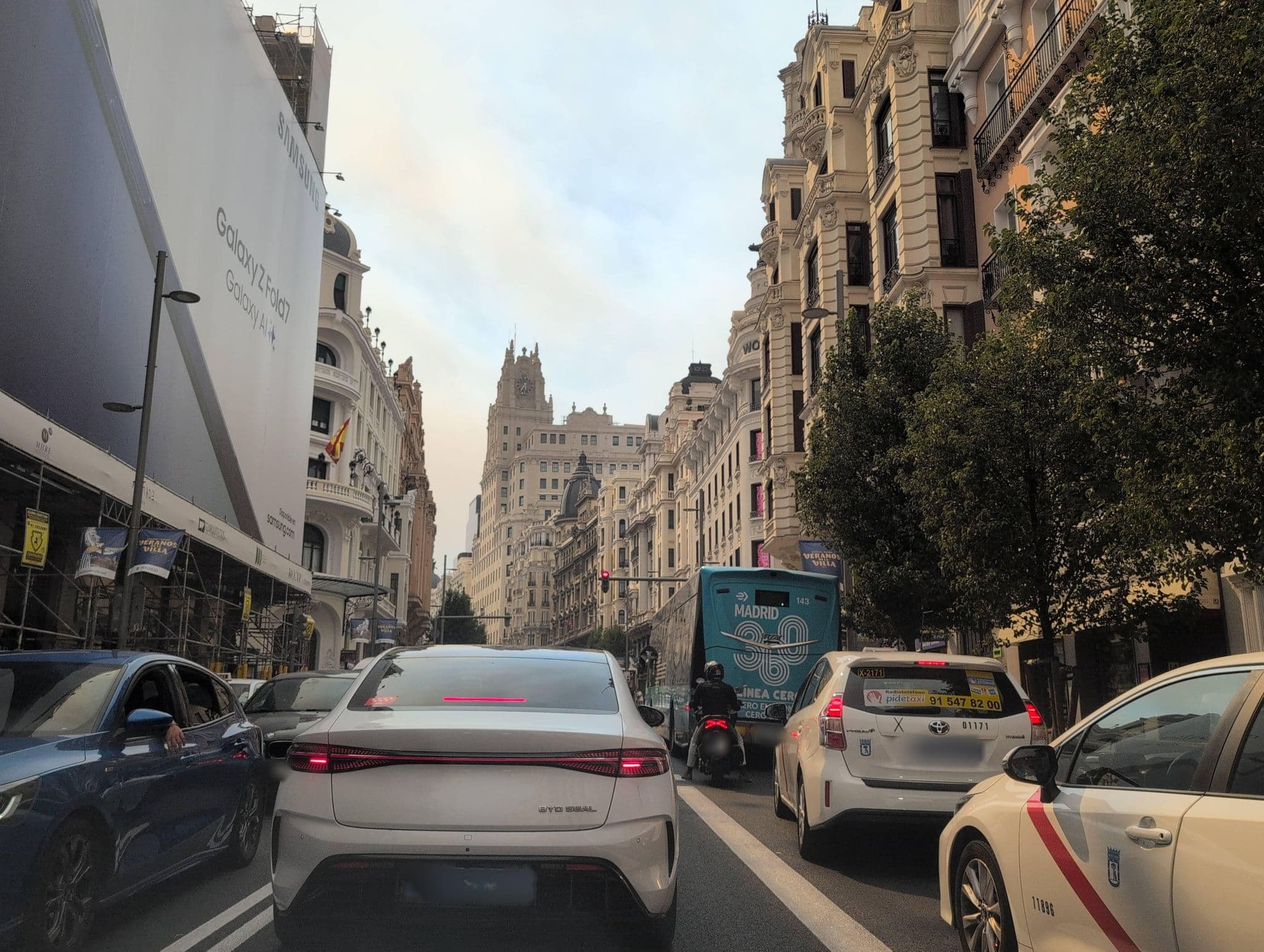 Street view near confortel atrium hotel, Madrid Centro — © Albergarri788 (CC BY-SA · Mapillary)
