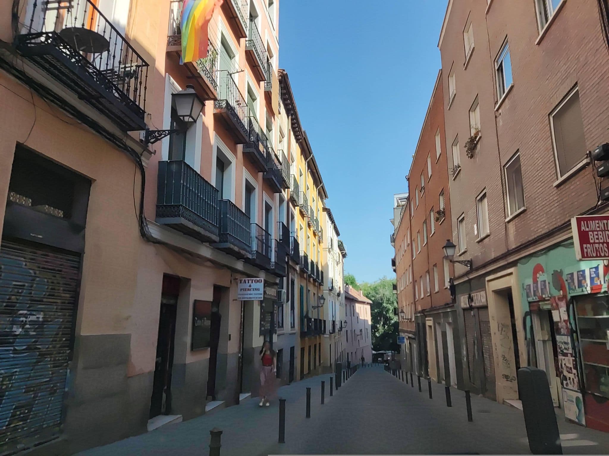 Street view near Blue Loft, Embajadores — © polkillas (CC BY-SA · Mapillary)