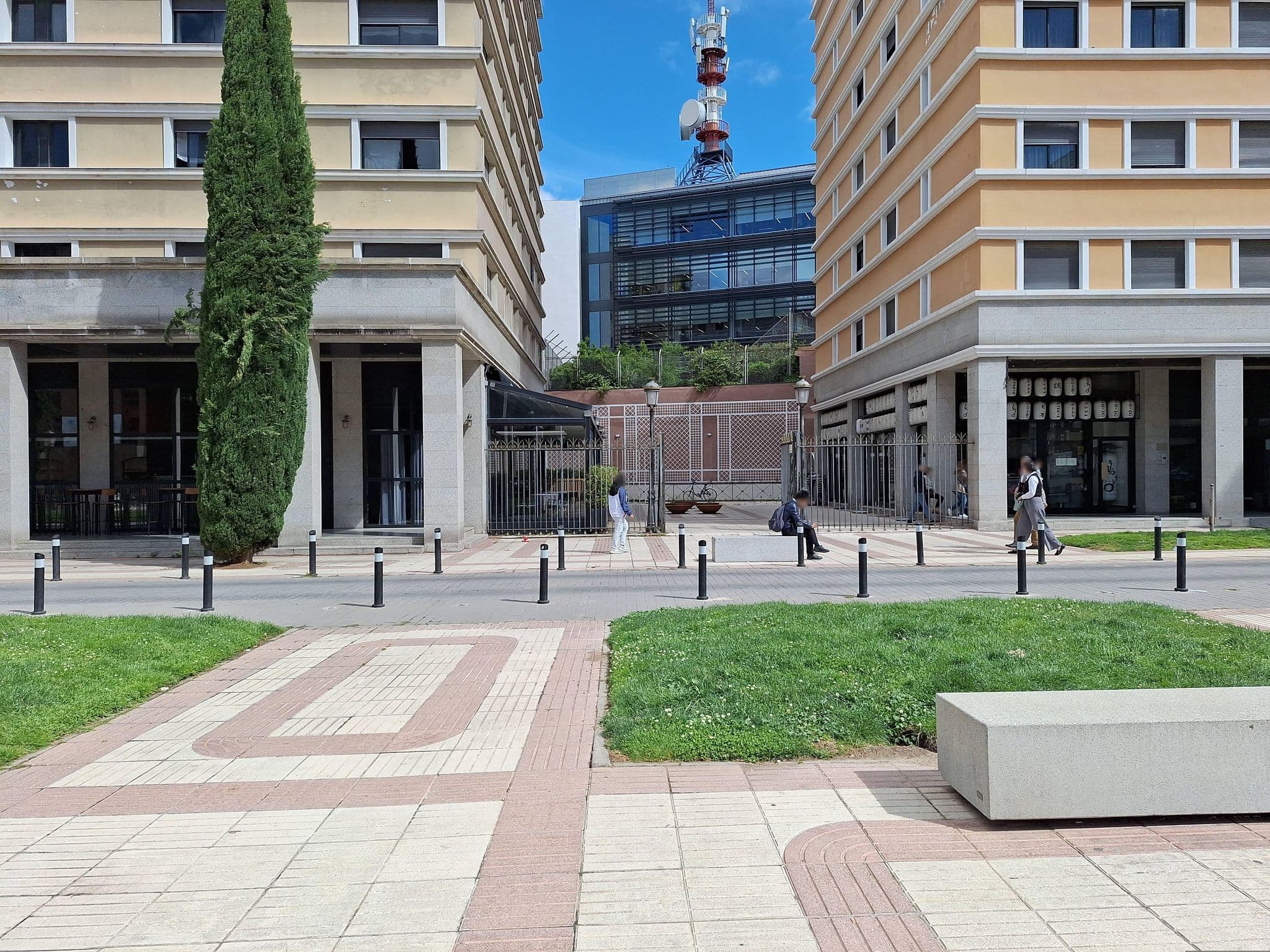 Street view near Suites NH Prisma, Rios Rosas — © Albergarri788 (CC BY-SA · Mapillary)