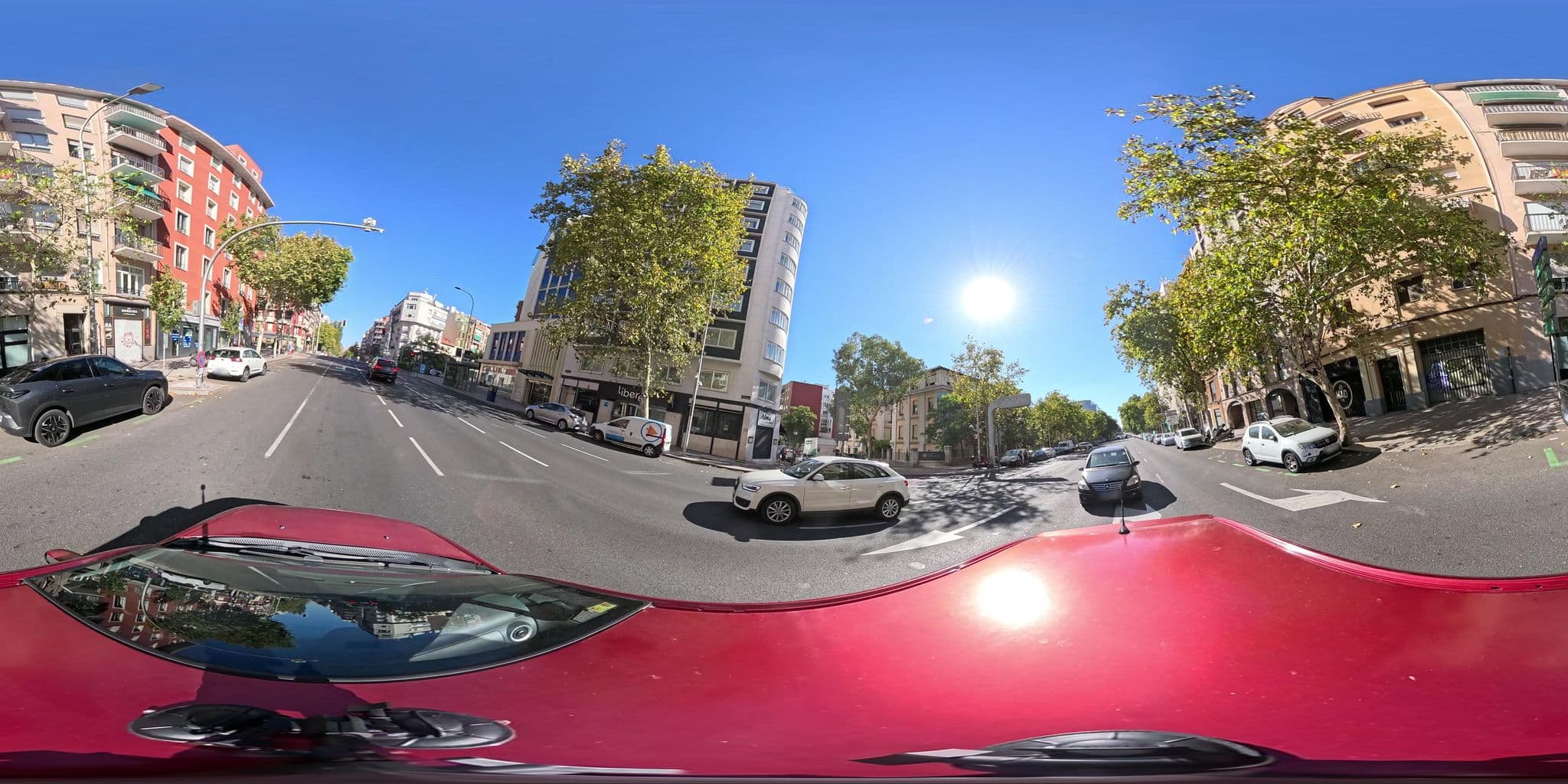 Street view near Tryp Chamberi, Rios Rosas — © seraq (CC BY-SA · Mapillary)