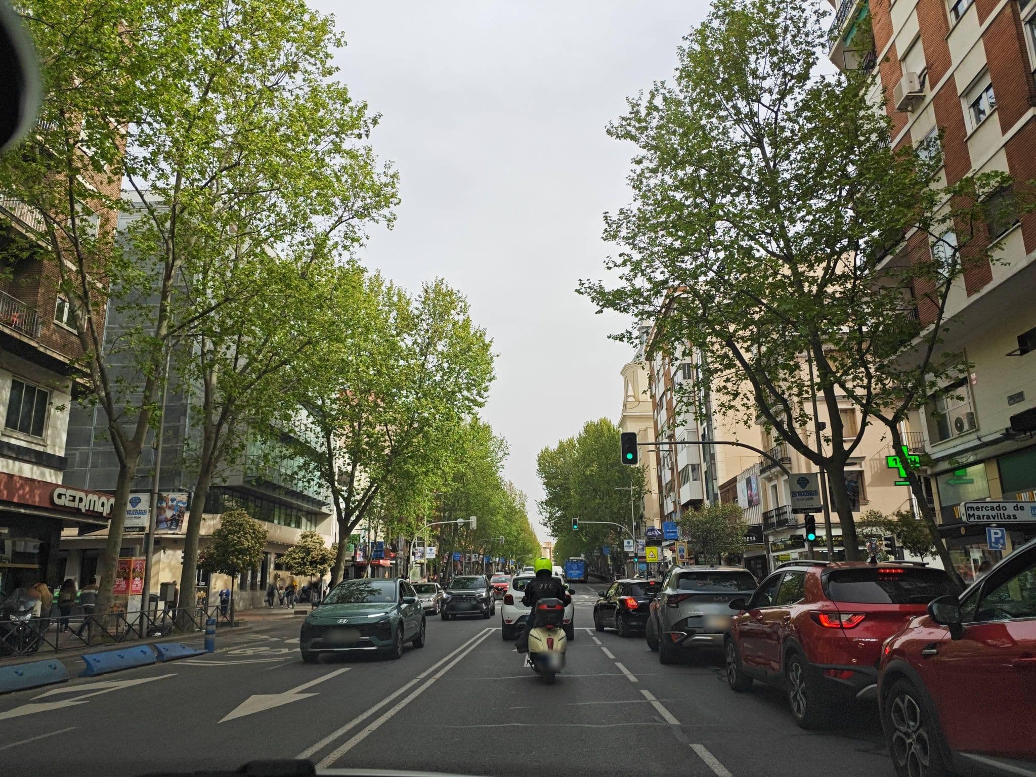 Street view near Hostal Abitum, Cuatro Caminos — © polkillas (CC BY-SA · Mapillary)