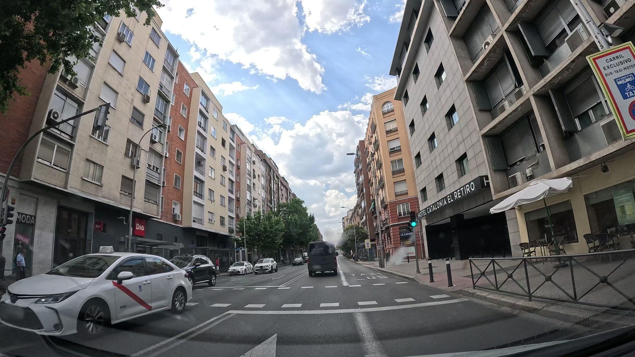 Street view near Hotel NH Madrid Sur, Adelfas — © Ralvar (CC BY-SA · Mapillary)