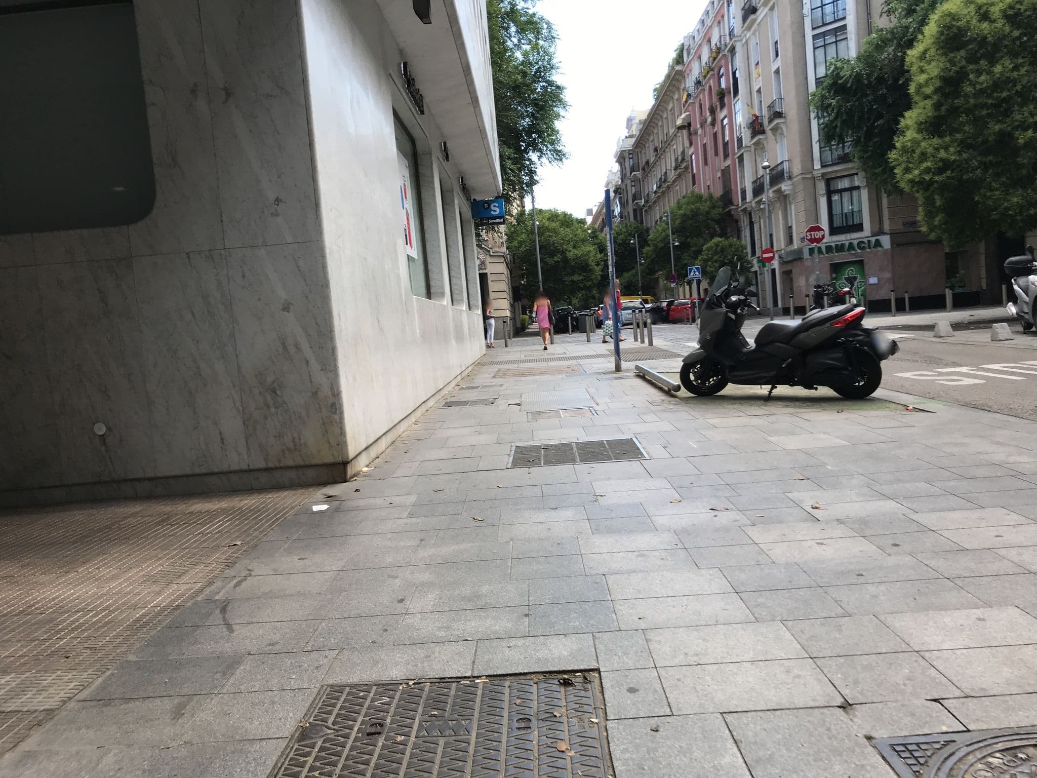 Street view near Consorcio Turistico de Madrid, Recoletos — © miguel_andrade (CC BY-SA · Mapillary)