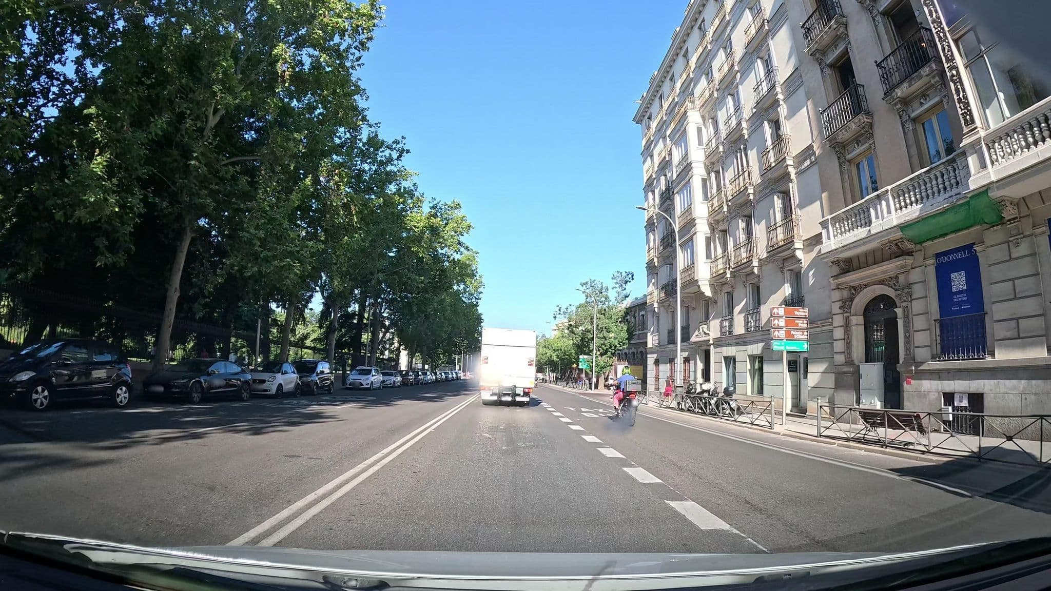 Street view near Habitación De Cristo, Recoletos — © Ralvar (CC BY-SA · Mapillary)