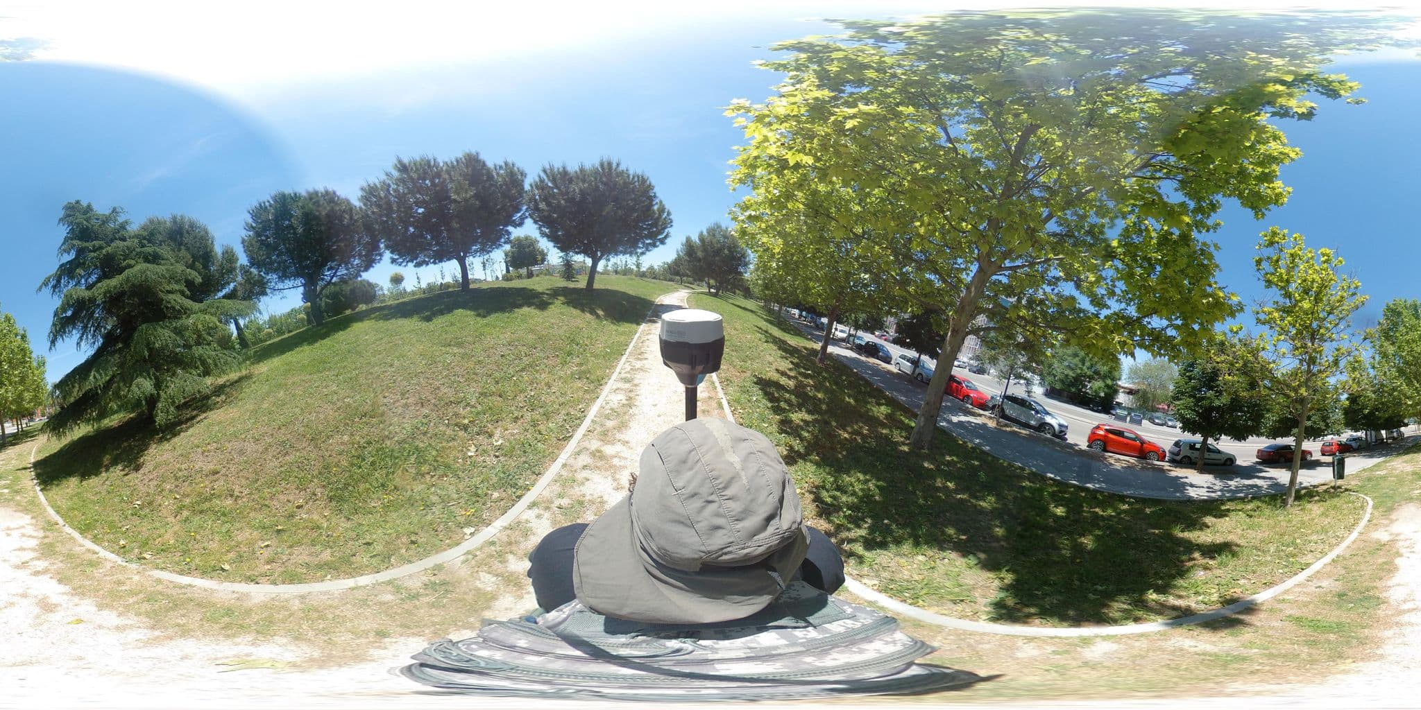 Street view near Oasis Madrid Albufera, Palomeras Sureste — © samreybe99 (CC BY-SA · Mapillary)