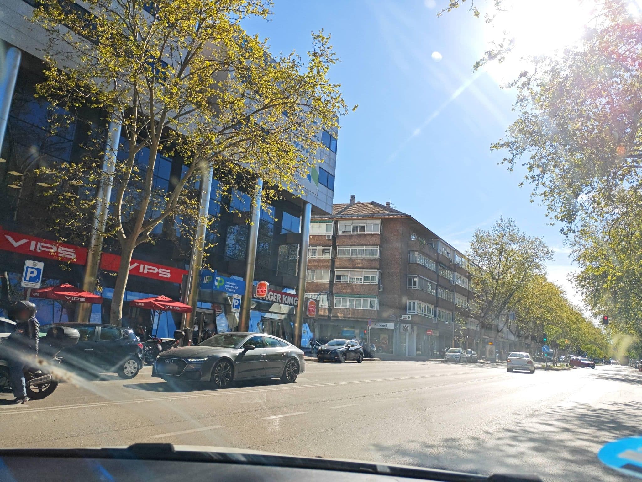 Street view near Holiday Inn, Salvador — © polkillas (CC BY-SA · Mapillary)