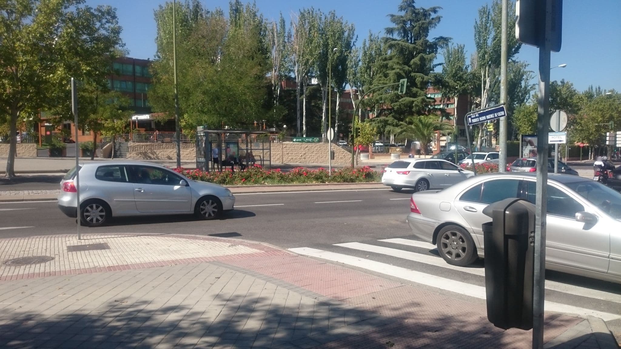Street view near Waytostay, Barajas de Madrid — © edvac (CC BY-SA · Mapillary)