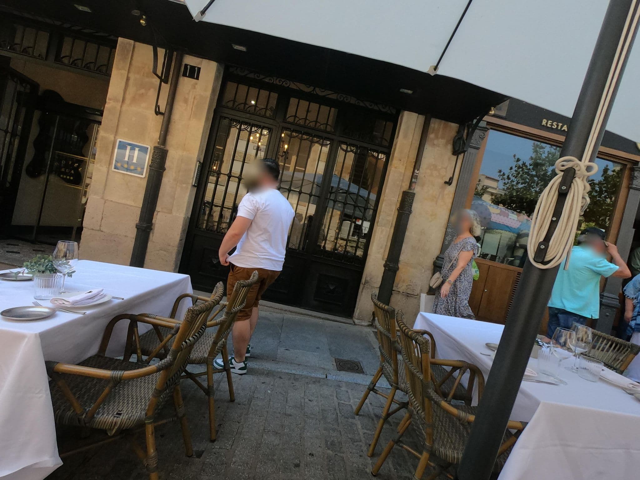 Street view near Rua Suites Hotel Apartamentos, Santa Marta de Tormes — © filohipo (CC BY-SA · Mapillary)