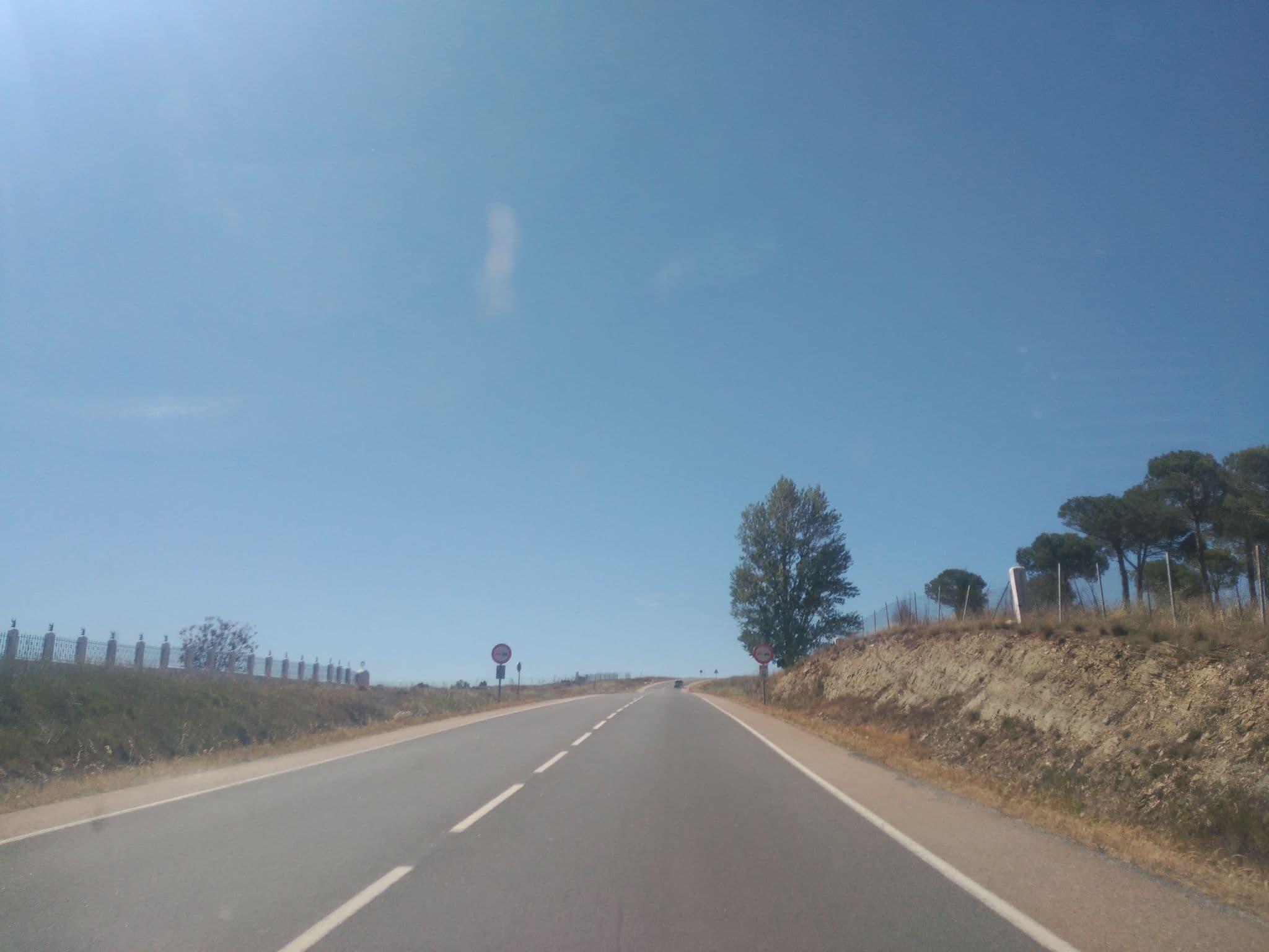Street view near Hotel rural Hospedería Don Fadrique, Alba de Tormes — © sanchi (CC BY-SA · Mapillary)