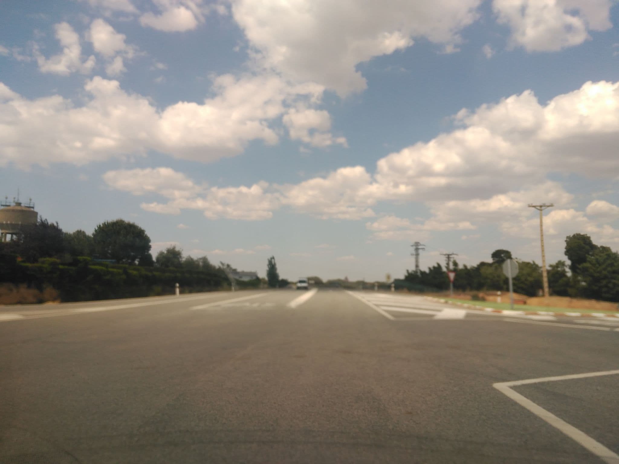 Street view near Hotel Cuatro Calzadas, Terradillos — © sanchi (CC BY-SA · Mapillary)