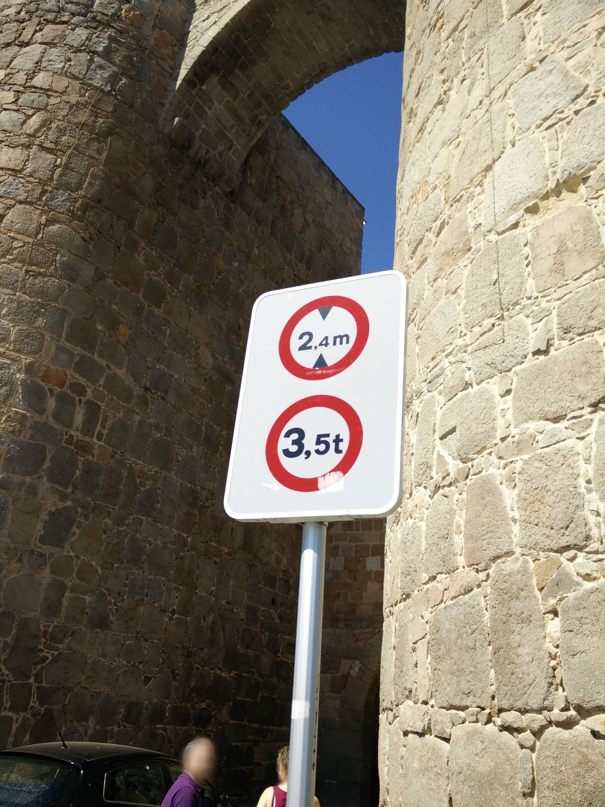 Street view near Las Murallas, Ávila — © bernardvoyageur (CC BY-SA · Mapillary)