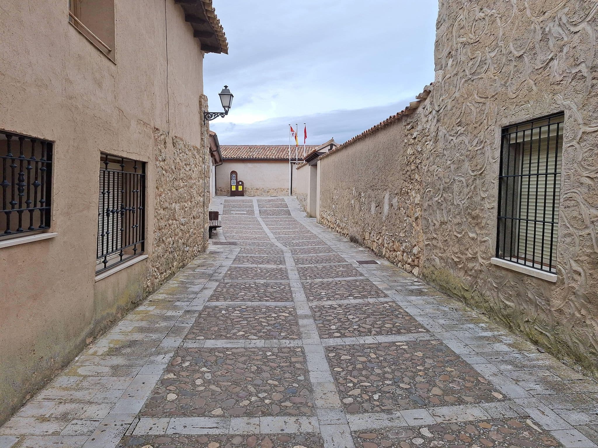 Street view near Villa de Urueña, Villabrágima — © Albergarri788 (CC BY-SA · Mapillary)