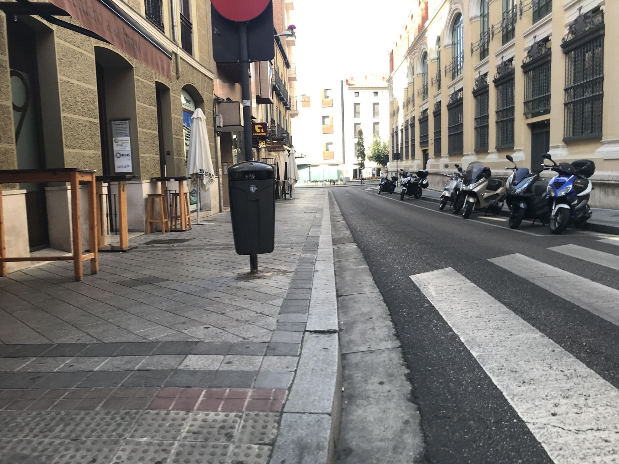 Street view near El Señorío de la Serrezuela, Valladolid — © miguel_andrade (CC BY-SA · Mapillary)