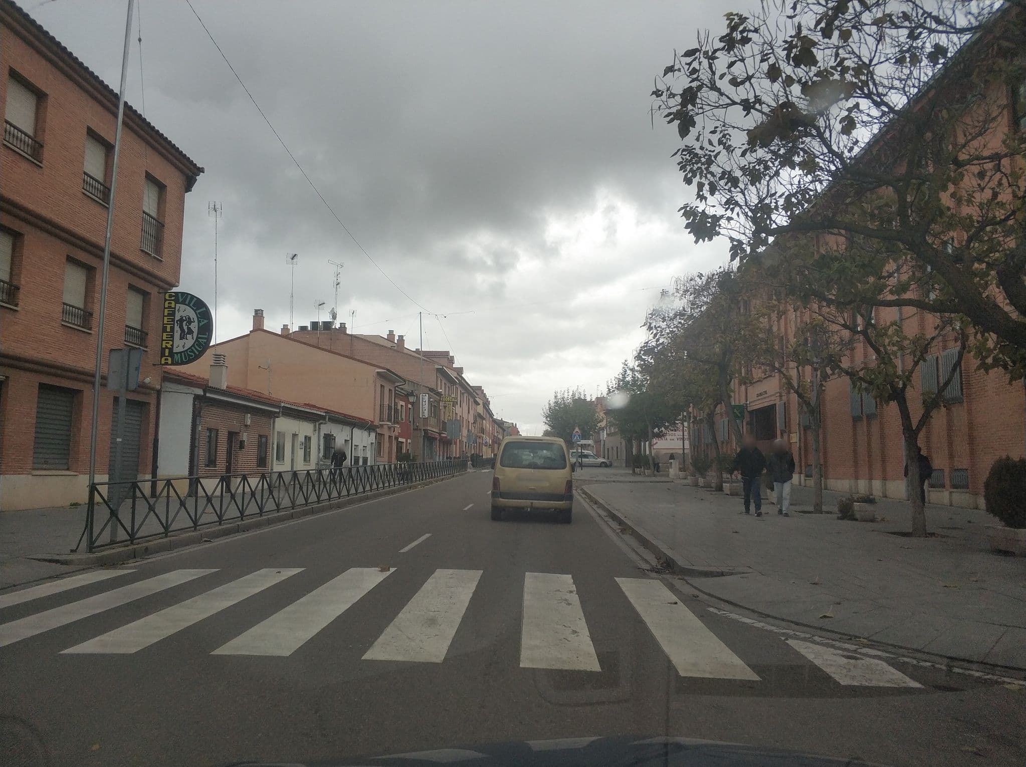 Street view near Hostal Puerta La Villa, Tordesillas — © sanchi (CC BY-SA · Mapillary)