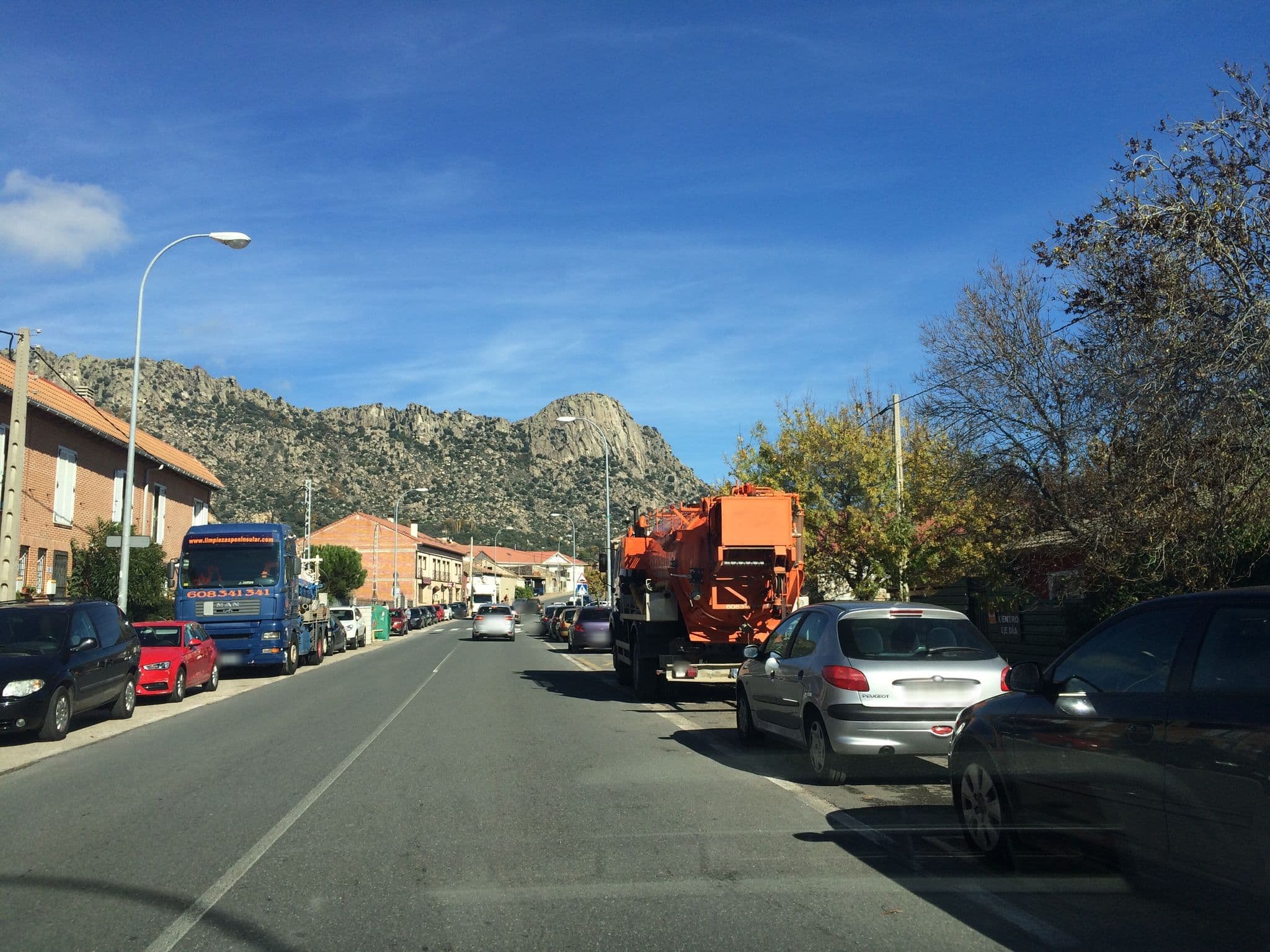 Street view near Hotel el Cancho del Águila, La Cabrera — © radnaj (CC BY-SA · Mapillary)