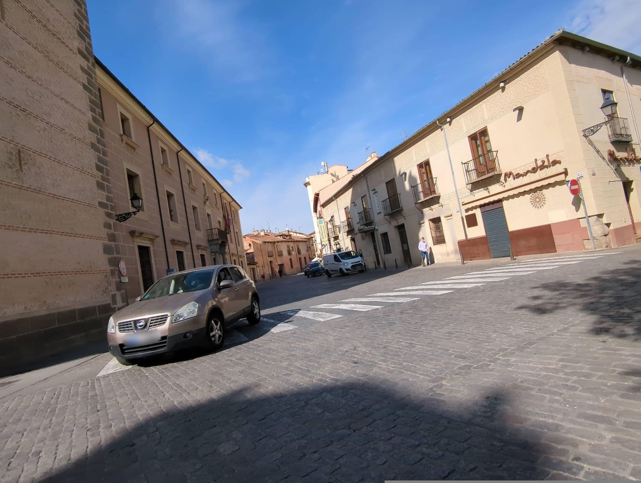 Street view near Natura Hotel Segovia, Segovia — © miguel_andrade (CC BY-SA · Mapillary)