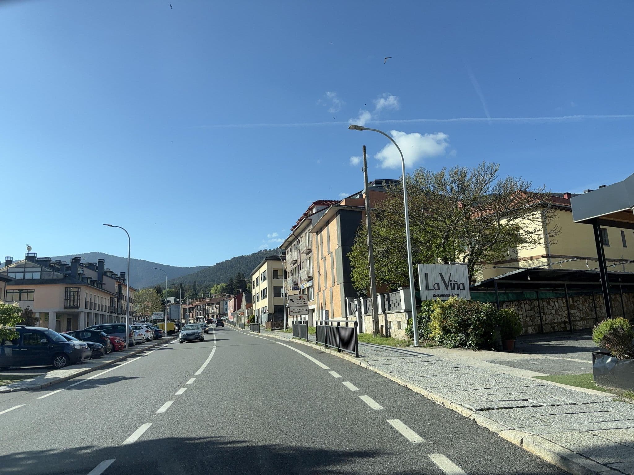 Street view near Hotel Rural la Viña, Guadarrama — © seraq (CC BY-SA · Mapillary)