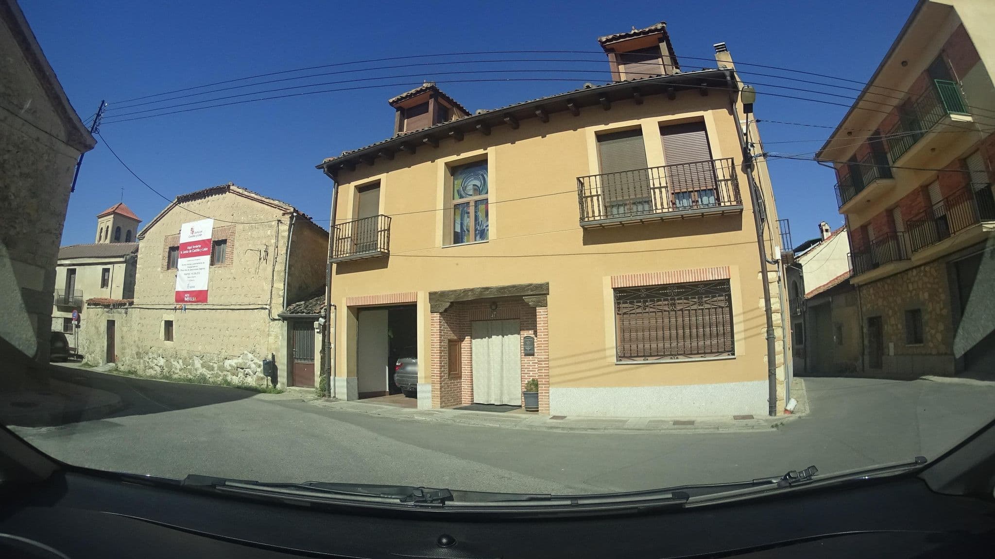 Street view near Casa Rural el Jardín de la Alegría, Segovia — © robertogeb (CC BY-SA · Mapillary)