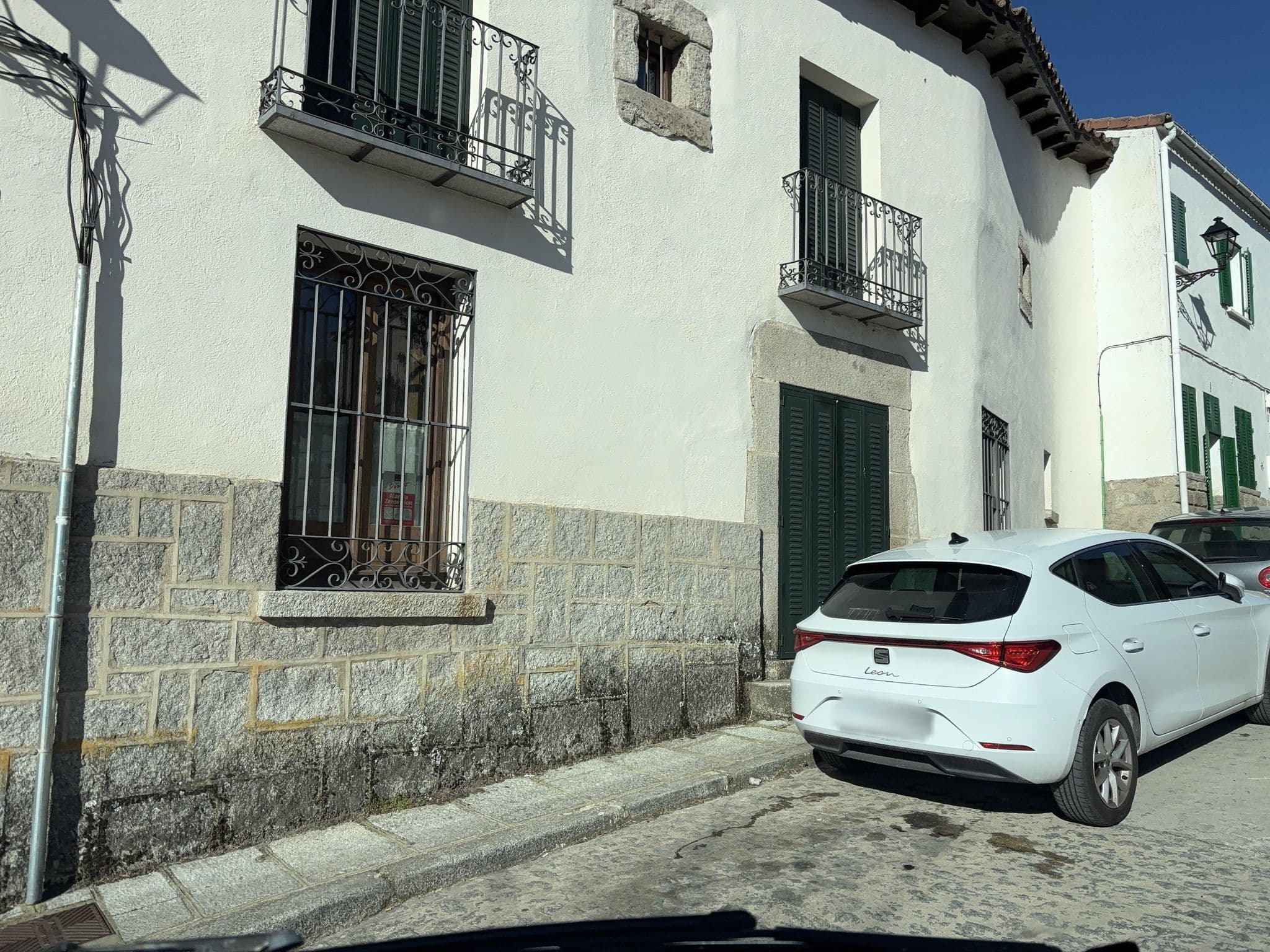 Street view near Hostal Restaurante Casa Marino, Guadarrama — © seraq (CC BY-SA · Mapillary)