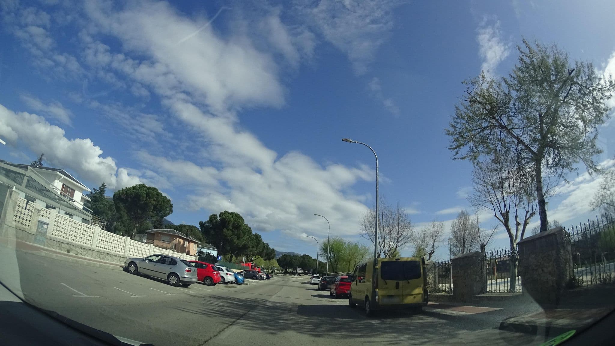 Street view near PradoReal, Soto del Real — © robertogeb (CC BY-SA · Mapillary)