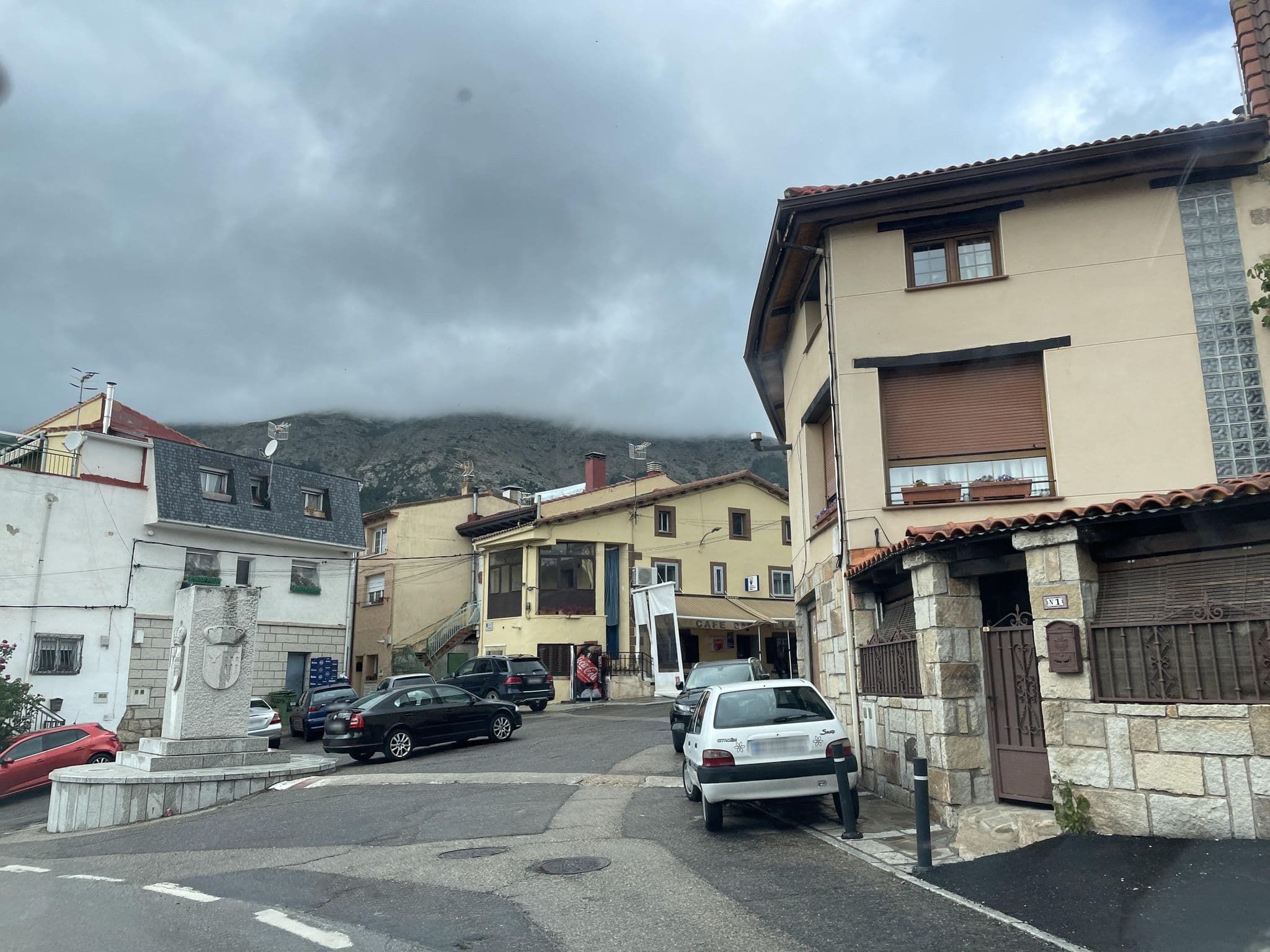 Street view near Casa Rural El Cerrillo, Bustarviejo — © seraq (CC BY-SA · Mapillary)