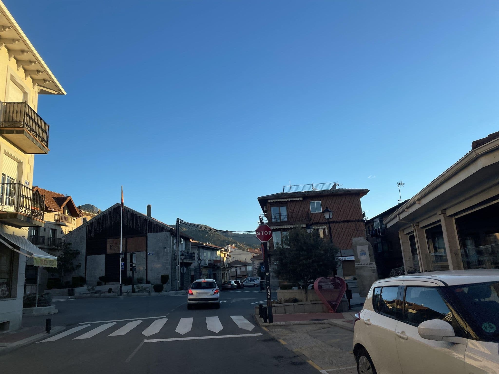 Street view near Hostal Victoria, Becerril de la Sierra — © seraq (CC BY-SA · Mapillary)