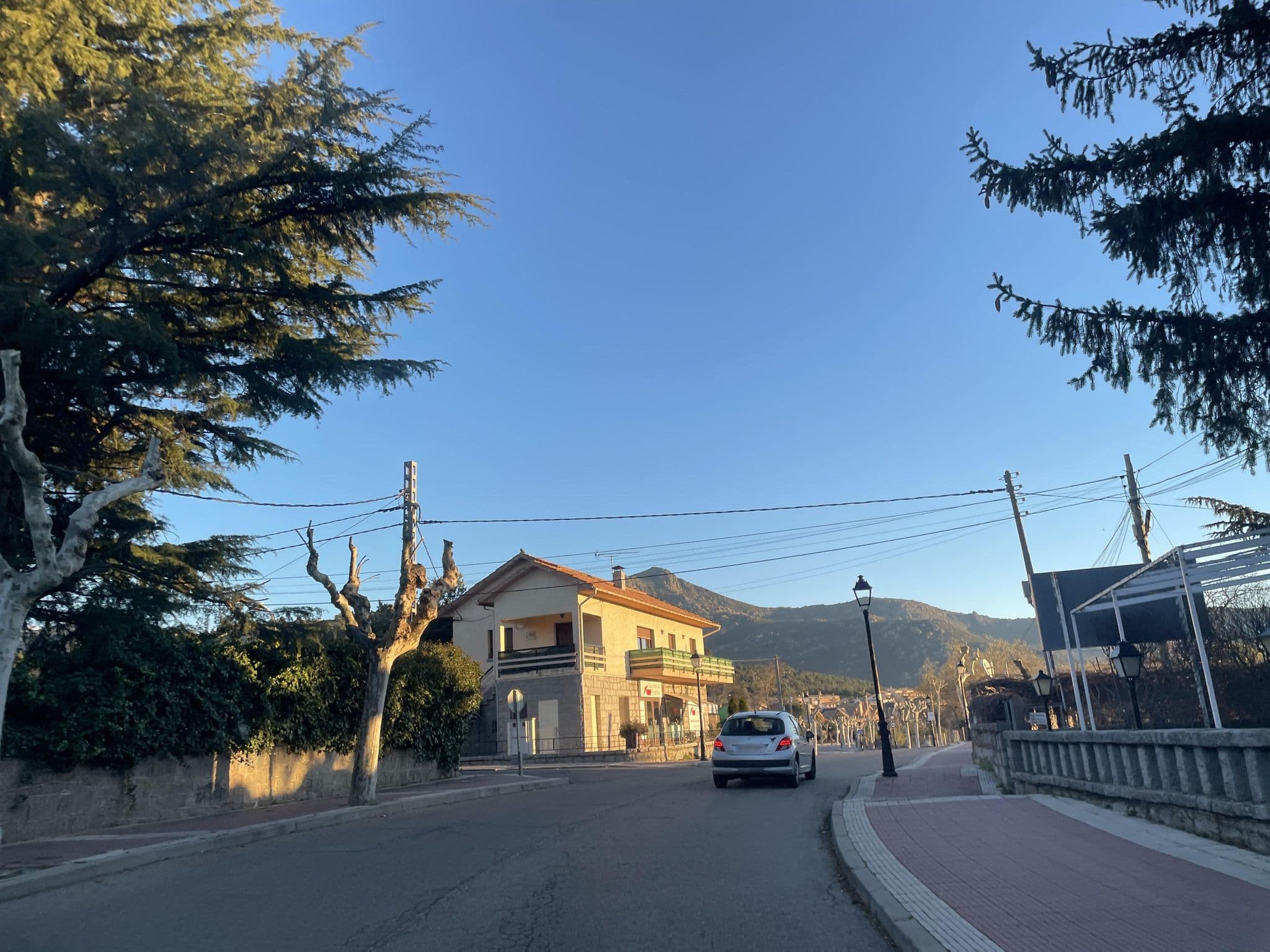 Street view near Las Gacelas Hotel Becerril de la Sierra, Becerril de la Sierra — © seraq (CC BY-SA · Mapillary)