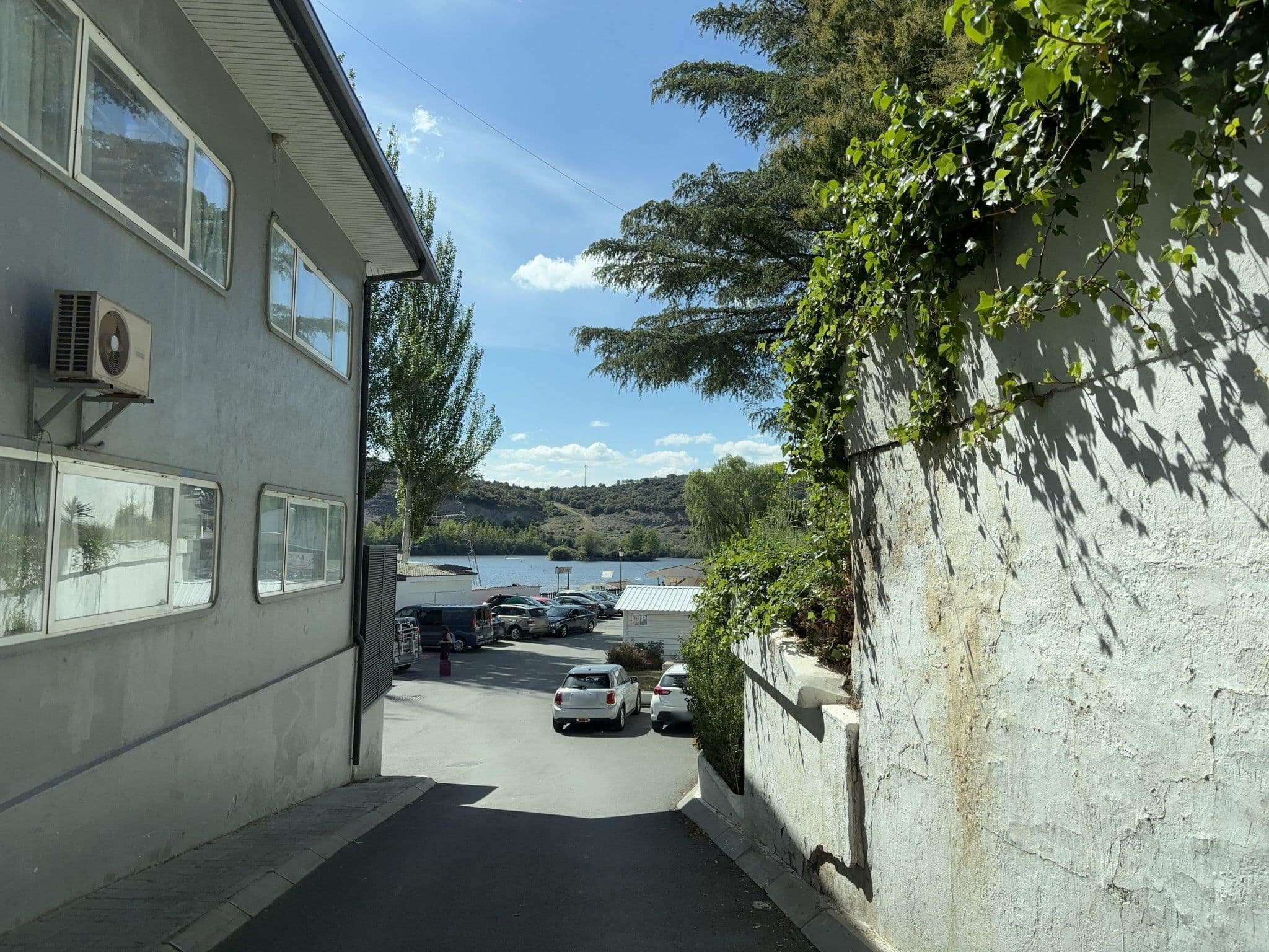Street view near Hotel Tryp Nayade, Villacastín — © seraq (CC BY-SA · Mapillary)