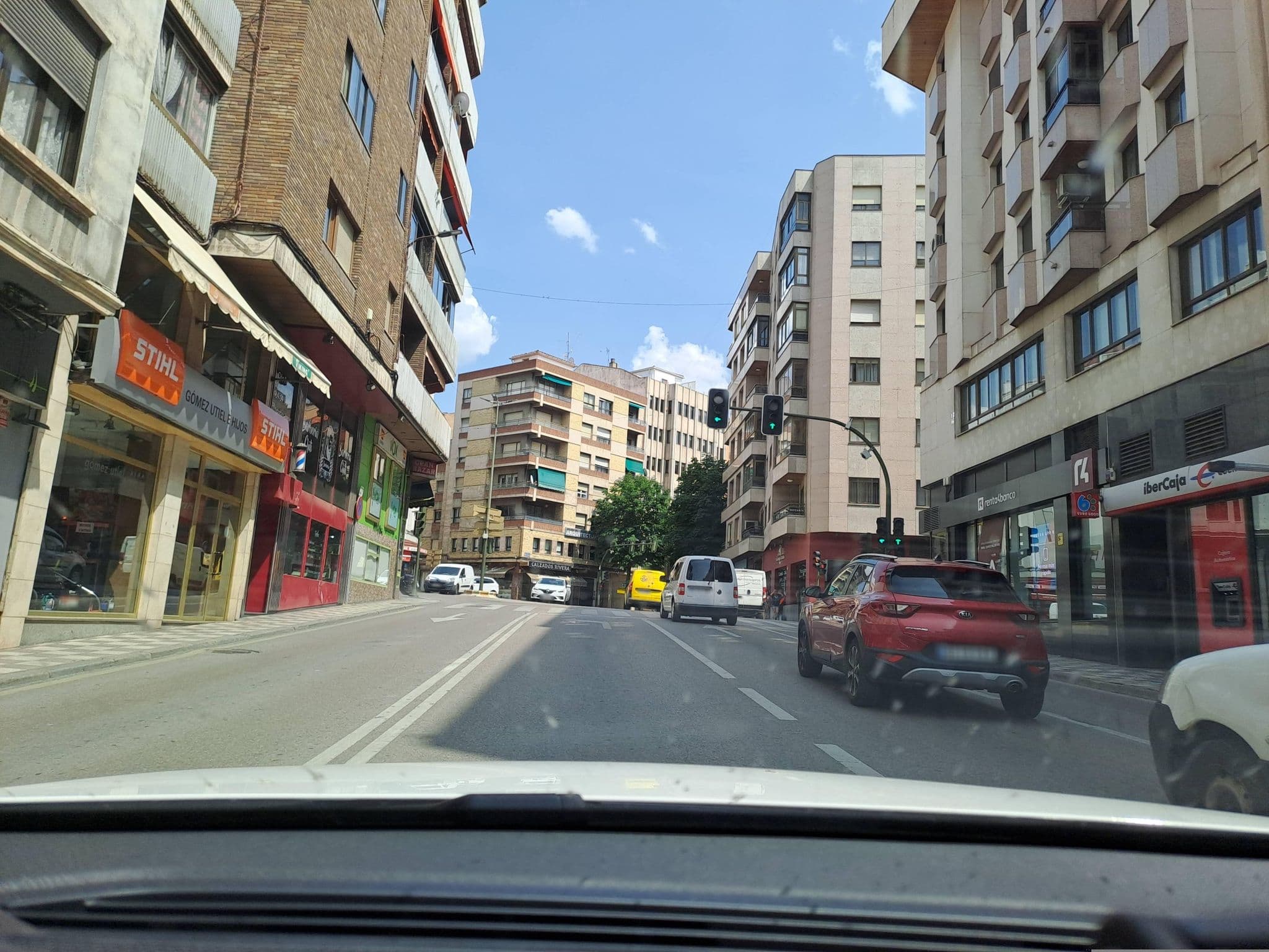 Street view near Hostal Alaska, Cuenca — © normanm (CC BY-SA · Mapillary)