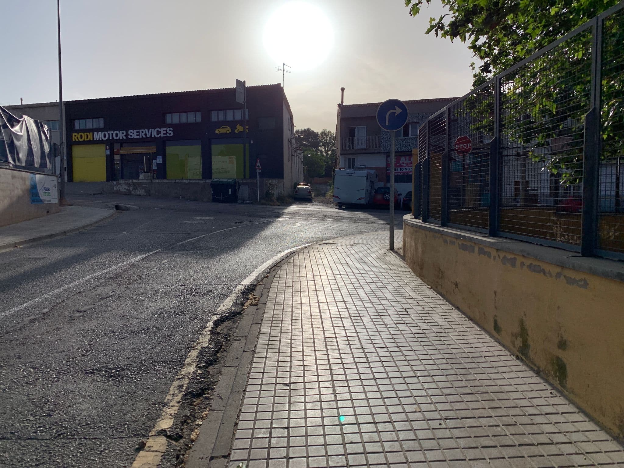Street view near Hostal Habitaciones Norte, Teruel — © robot8a (CC BY-SA · Mapillary)