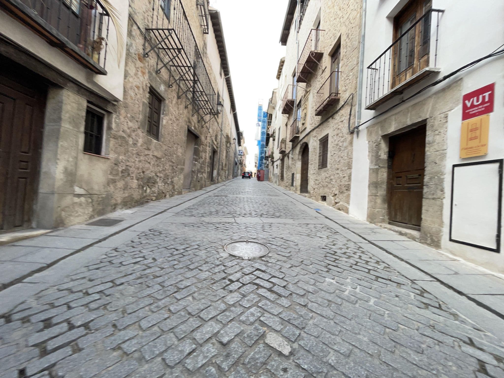 Street view near 2 Balcones a la Hoz, Cuenca — © seraq (CC BY-SA · Mapillary)