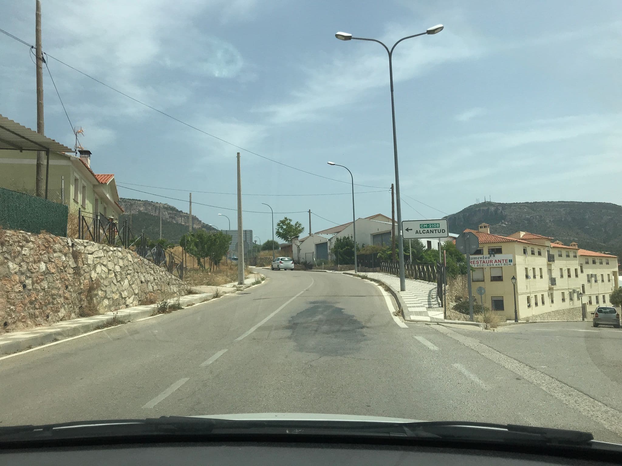 Street view near La Puerta Del Estrecho, Priego — © calile (CC BY-SA · Mapillary)