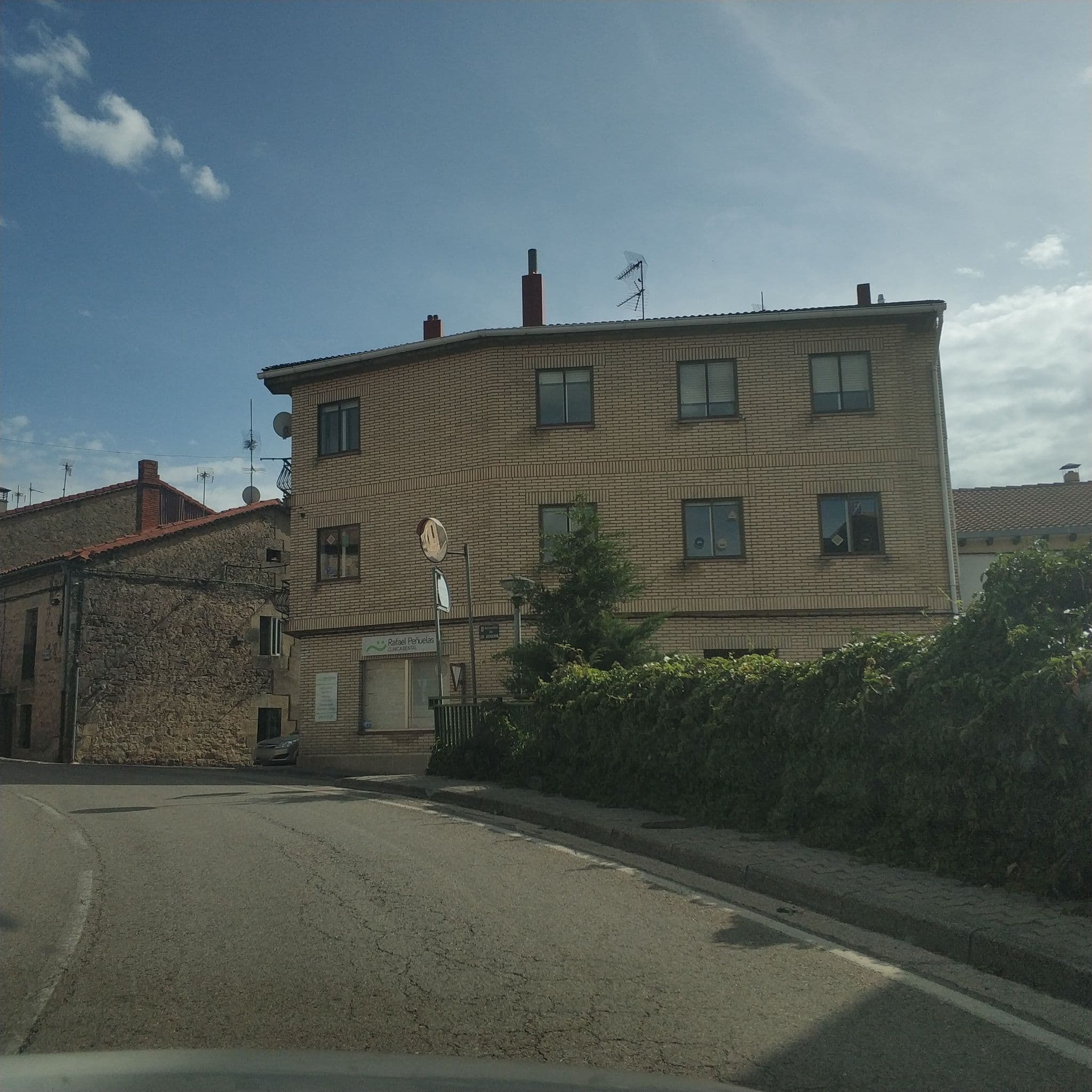 Street view near Posada Dos Aguas, Covaleda — © sanchi (CC BY-SA · Mapillary)