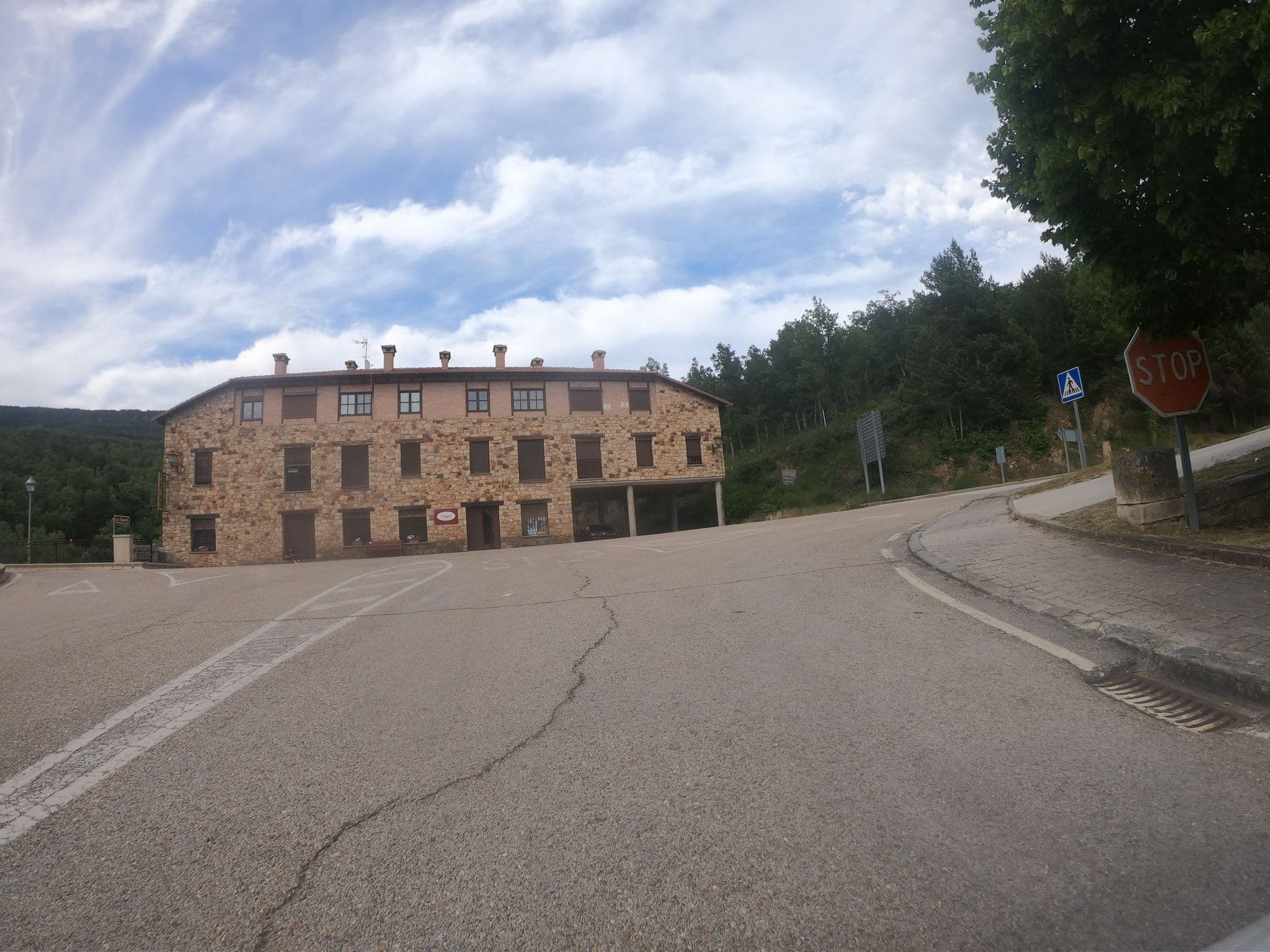 Street view near Hostal Rio Duero, Vinuesa — © sanchi (CC BY-SA · Mapillary)