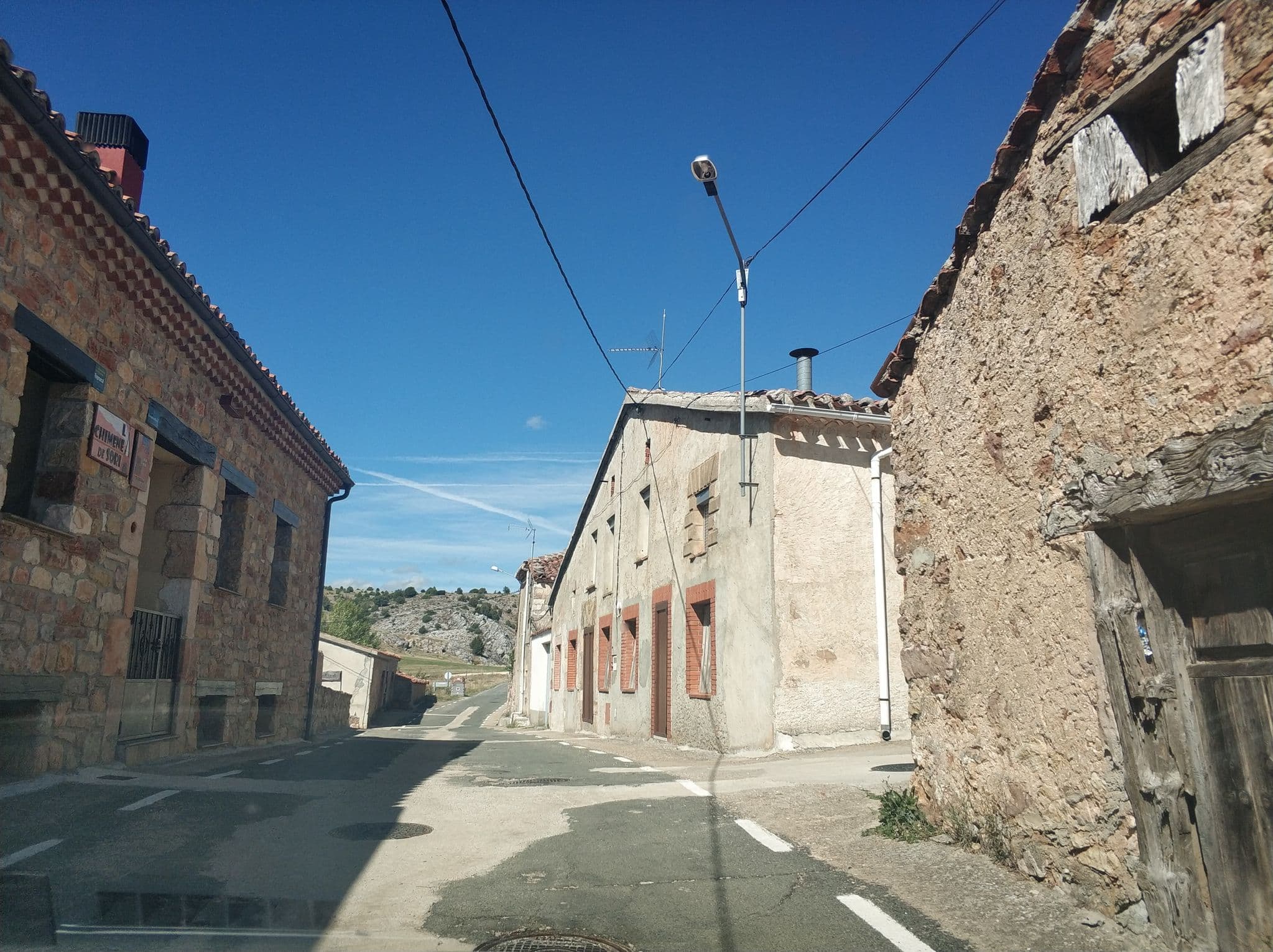 Street view near Casa Rural La Chimenea de Soria, Huerta del Rey — © sanchi (CC BY-SA · Mapillary)