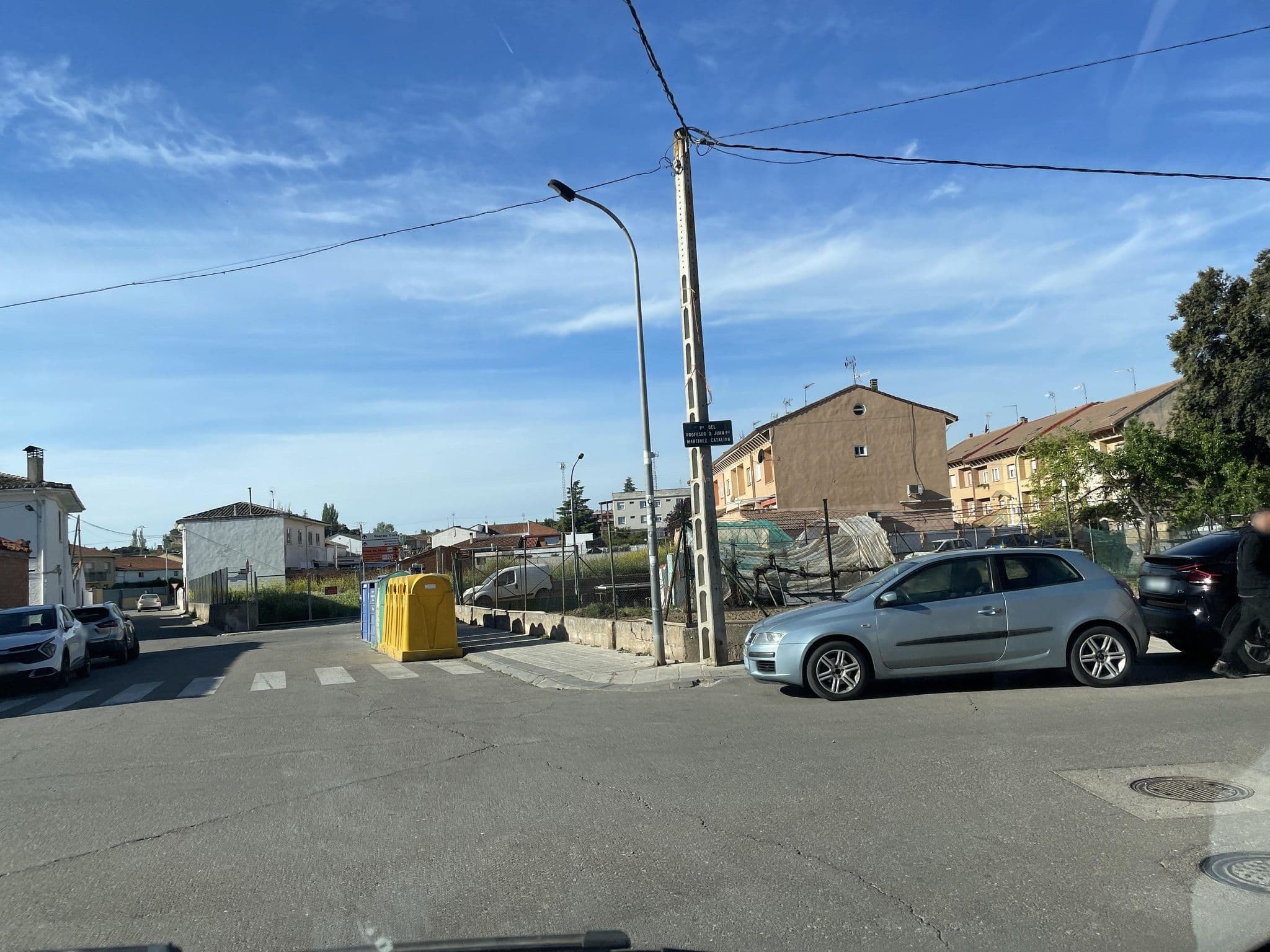 Street view near Hotel CanVic, Humanes — © seraq (CC BY-SA · Mapillary)