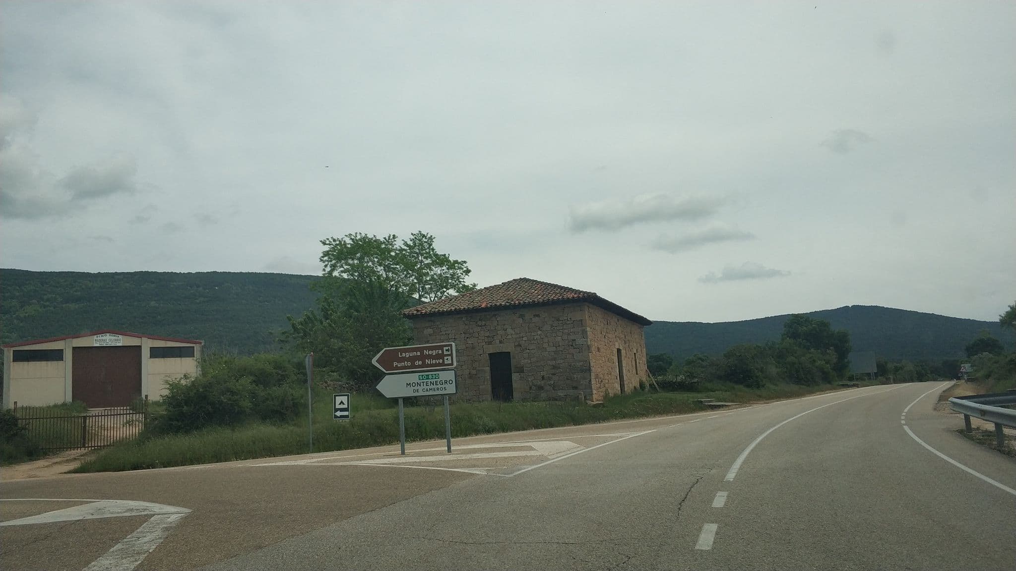 Street view near La Cabaña de Sara, Vinuesa — © sanchi (CC BY-SA · Mapillary)