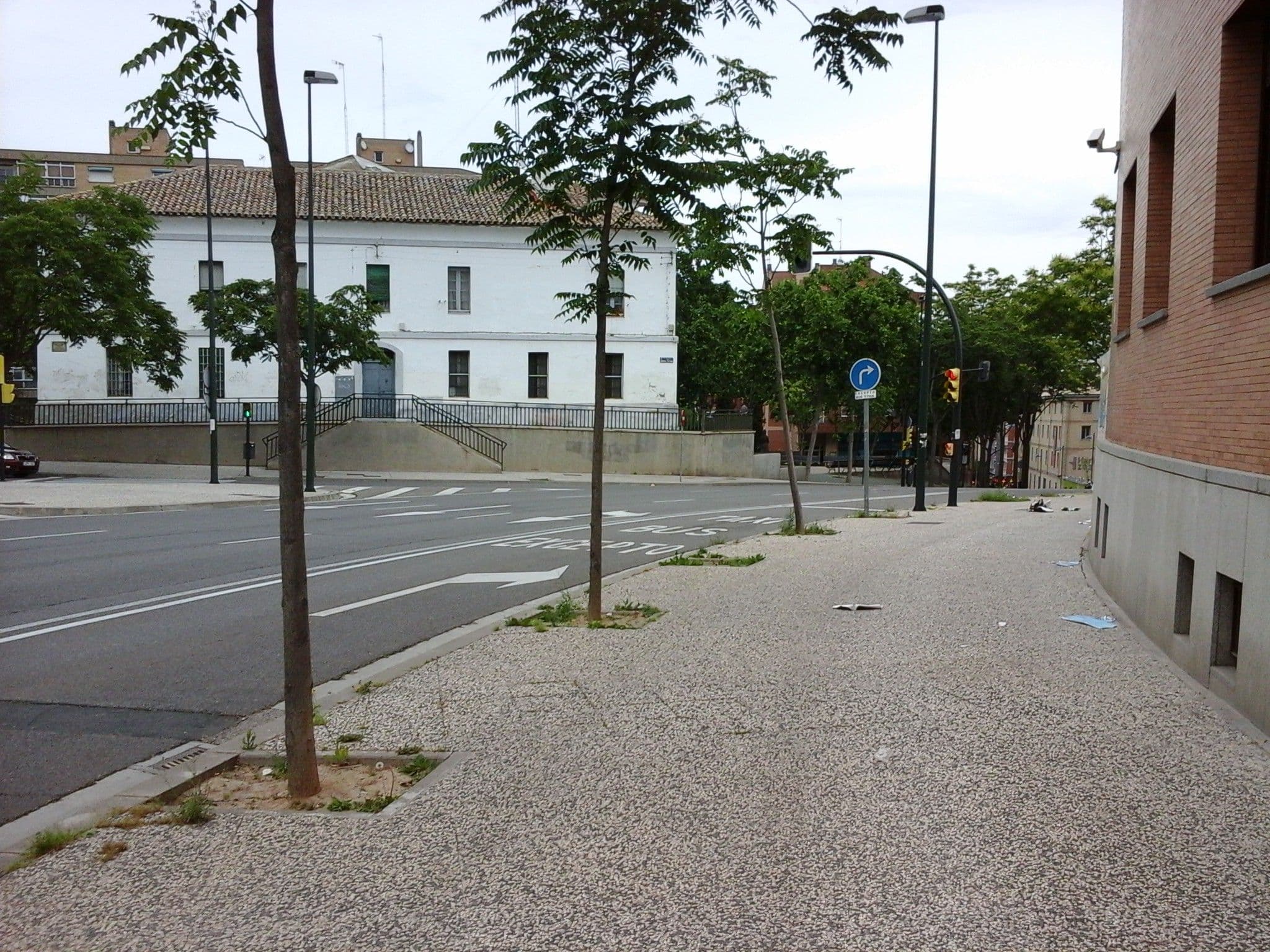 Street view near vanzado www.davisa.es Residencia Militar Logistica Castillejos, San José, Zaragoza — © robot8a (CC BY-SA · Mapillary)