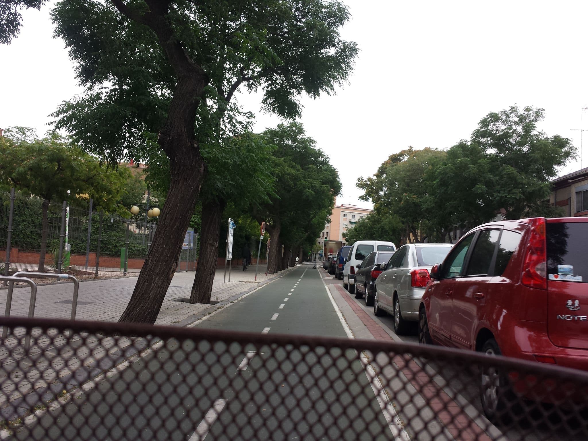 Street view near Albergue Juvenil Baltasar Gracián, Delicias — © robot8a (CC BY-SA · Mapillary)