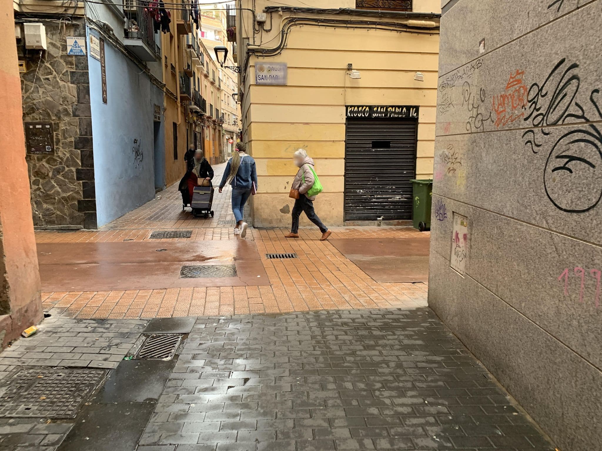 Street view near Apartamentos Zaragoza Centro, Zaragoza — © robot8a (CC BY-SA · Mapillary)