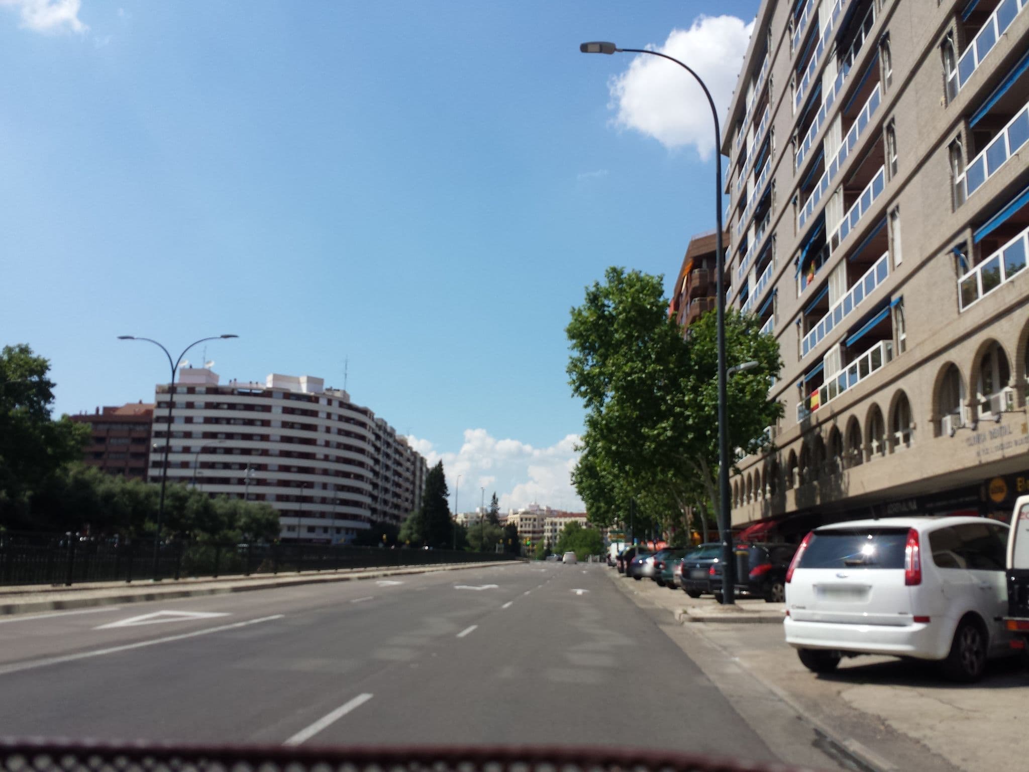 Street view near Apartamentos Dos Torres, Zaragoza — © robot8a (CC BY-SA · Mapillary)