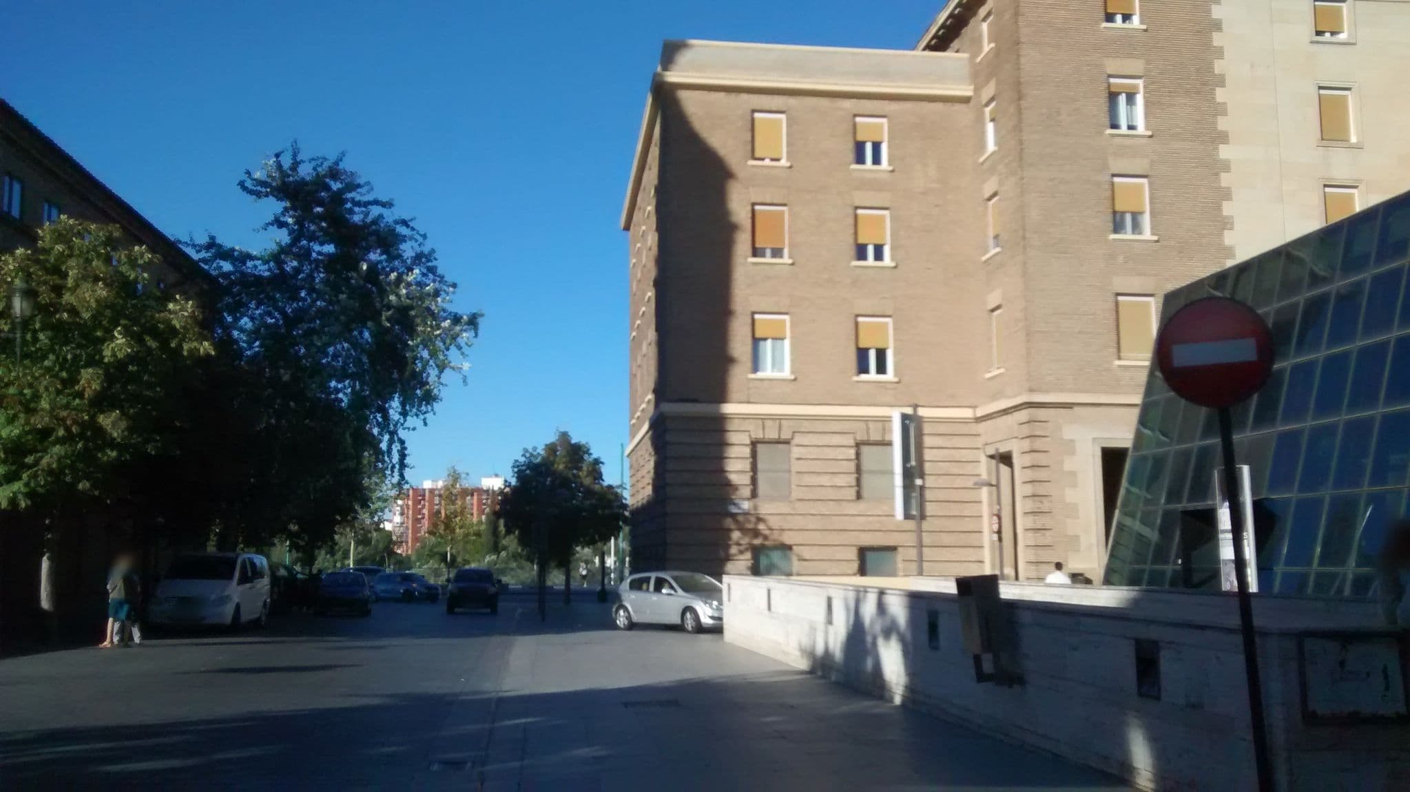 Street view near Residencia La Milagrosa, Zaragoza — © msevilla00 (CC BY-SA · Mapillary)