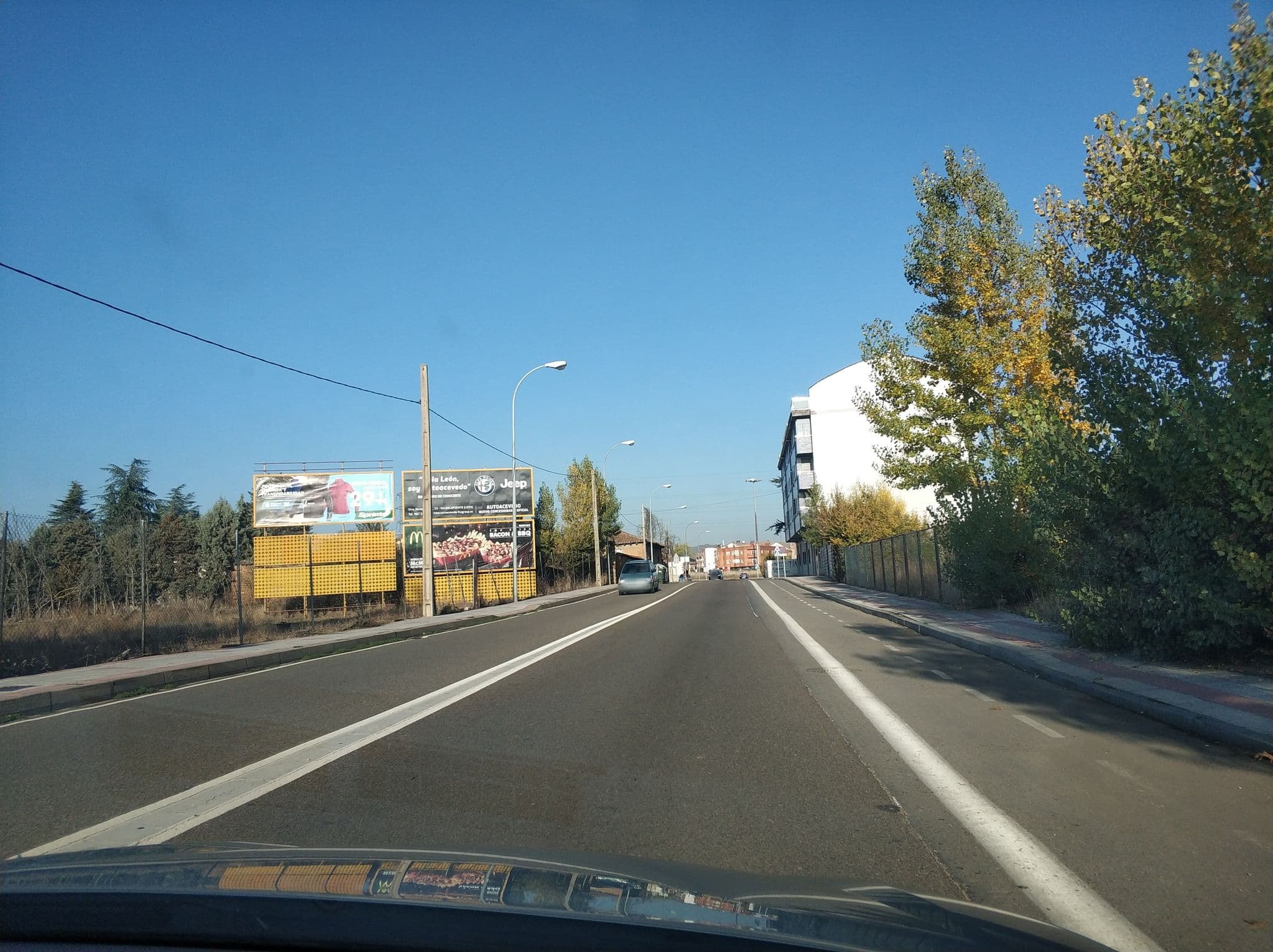 Street view near Hotel la Alegría, León — © sanchi (CC BY-SA · Mapillary)