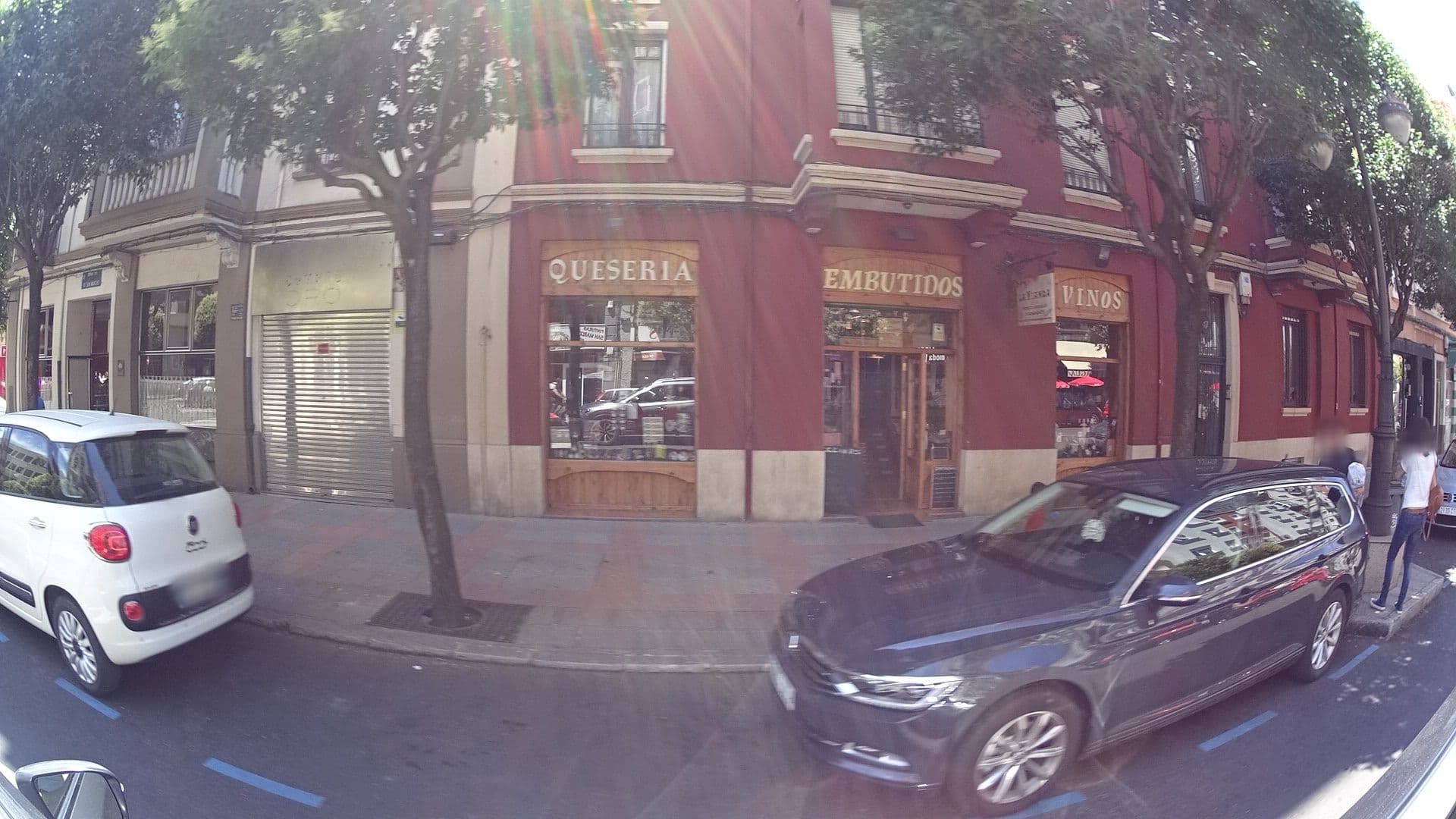 Street view near Chess Quindos Hotel Leon, León — © acerrillo (CC BY-SA · Mapillary)