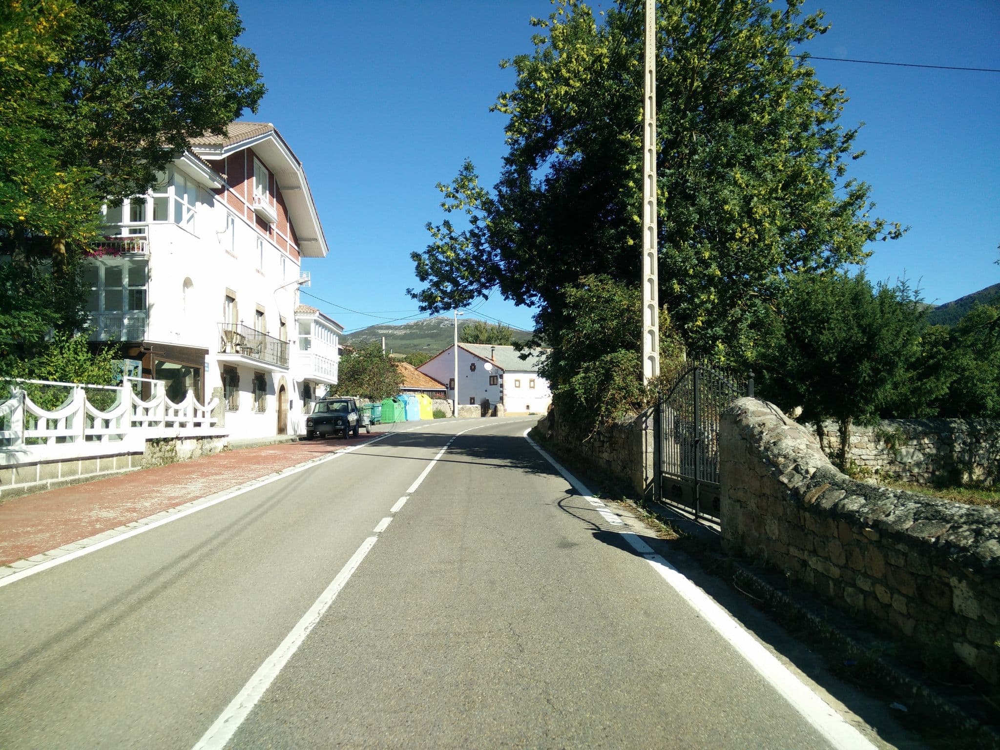 Street view near Albergue El Montero, Reinosa — © joostjakob (CC BY-SA · Mapillary)