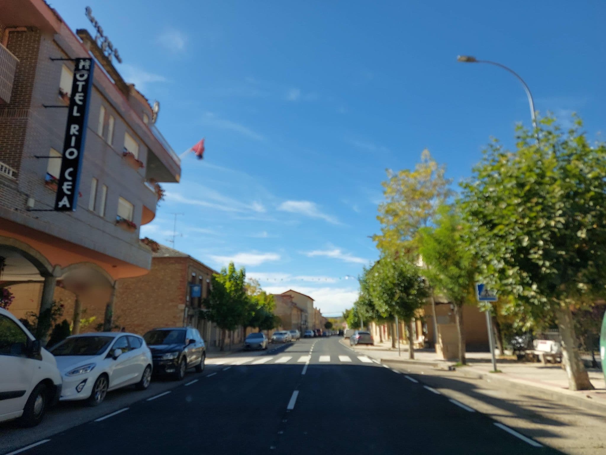 Street view near Hotel Río Cea, Valderrueda — © 5rmft (CC BY-SA · Mapillary)