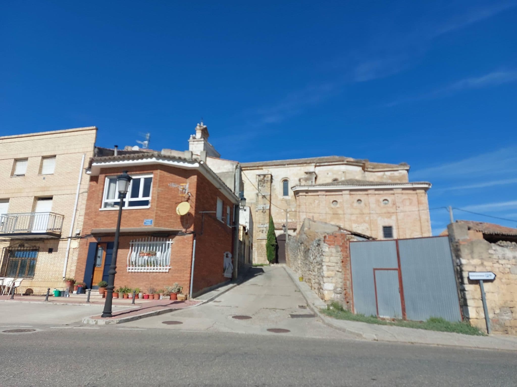 Street view near Hotel las Lagunas, Torquemada — © 5rmft (CC BY-SA · Mapillary)