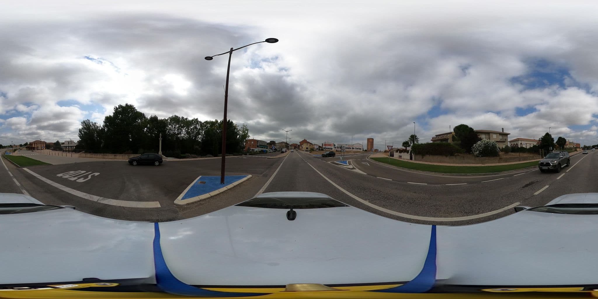Street view near Hoalve, Villadangos del Páramo — © AdgobaAlvac (CC BY-SA · Mapillary)