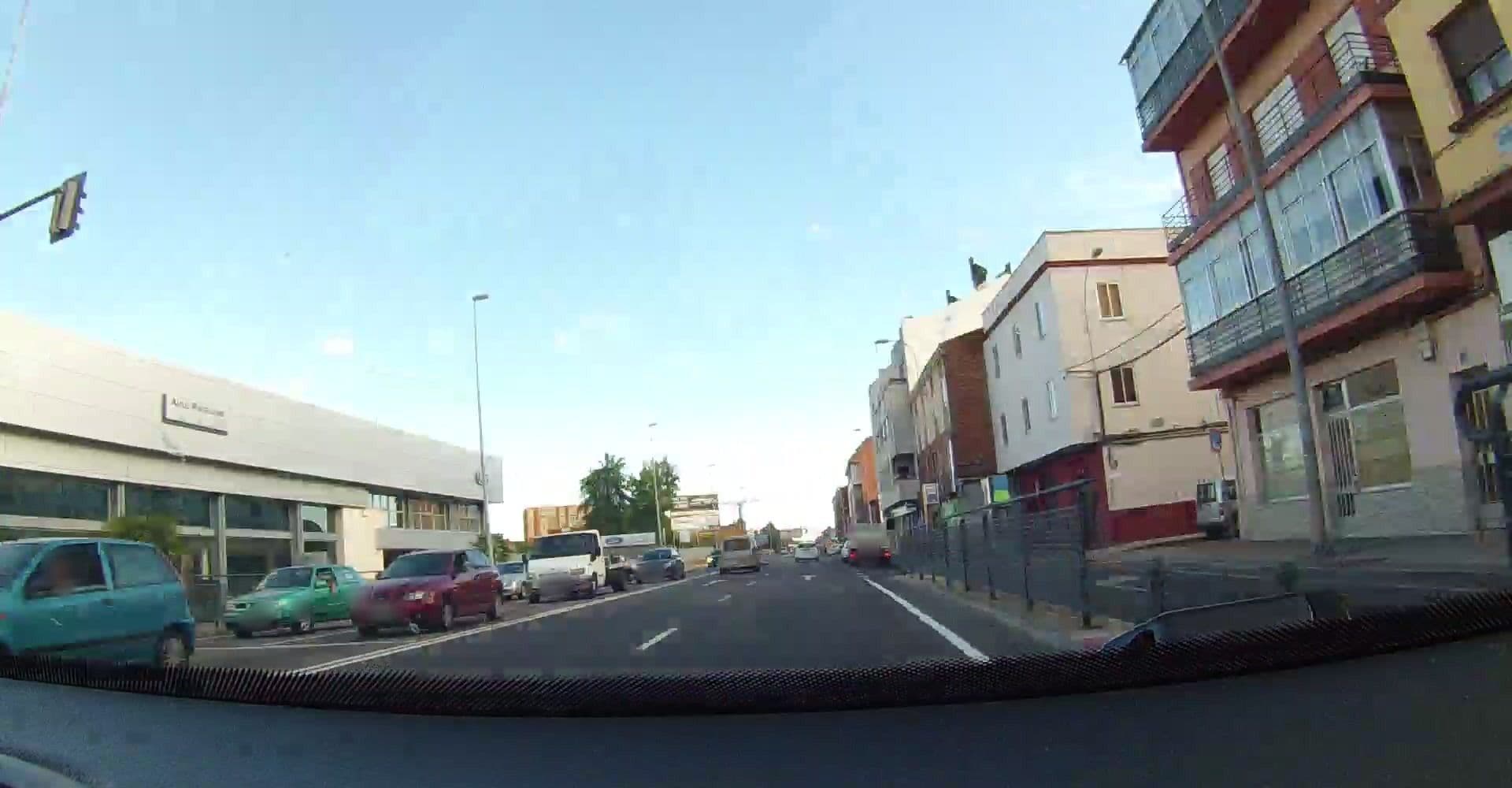 Street view near Comercial Alsama, León — © VincentVE (CC BY-SA · Mapillary)